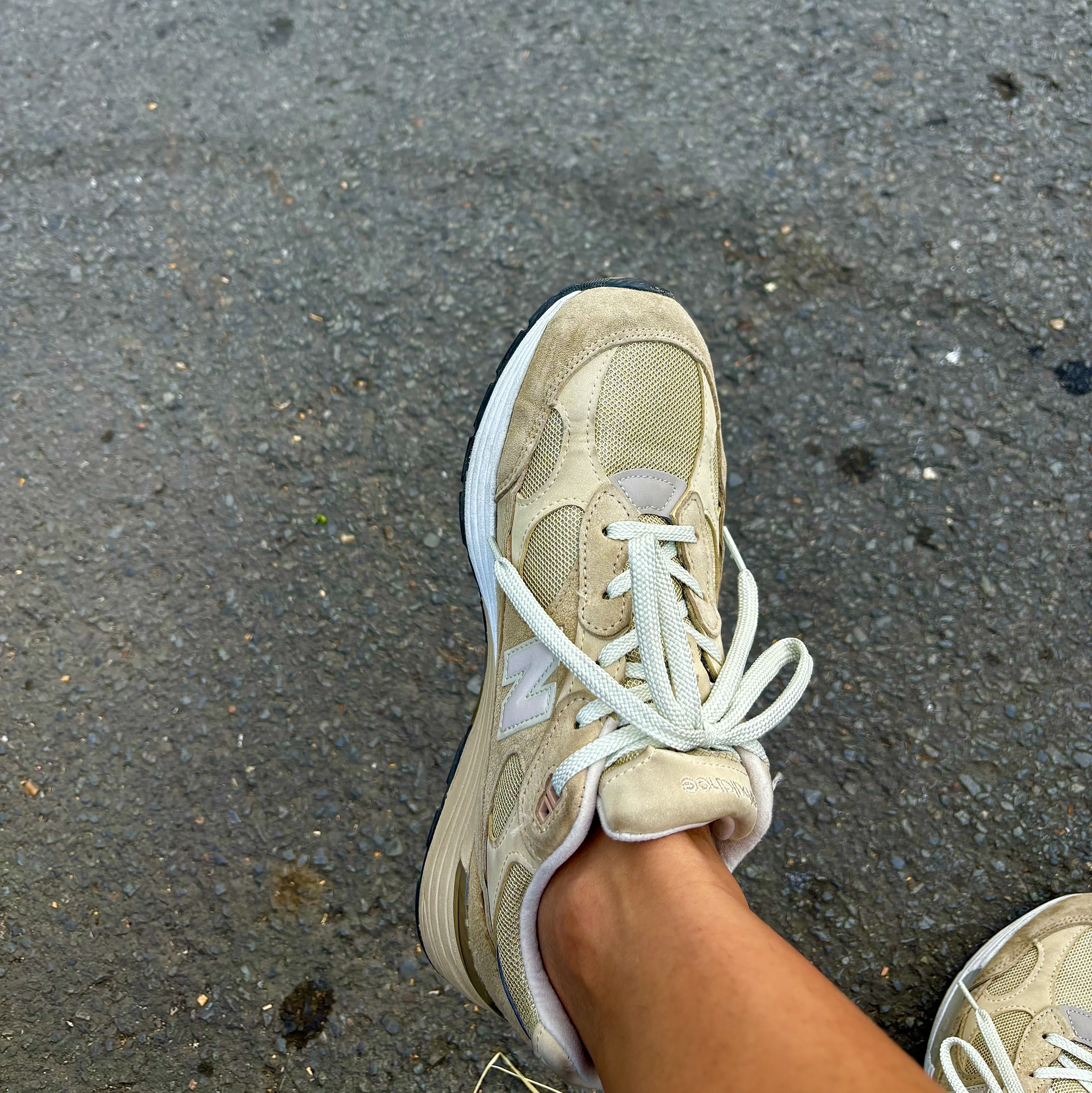 New Balance 992 Made in USA Tan 착용 스타일