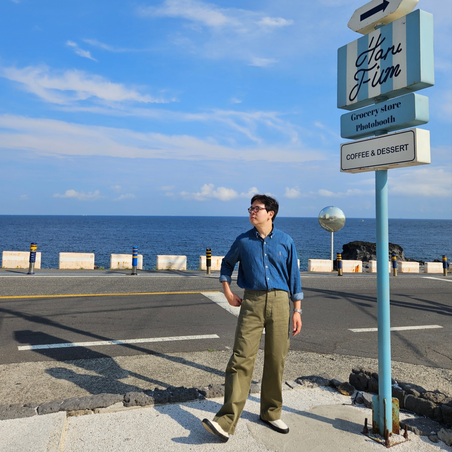 [30%적립] Polo Ralph Lauren Custom Fit Denim Shirt Navy, Rolex Submariner 41mm 124060 Black Oyster 착용 스타일 - 1