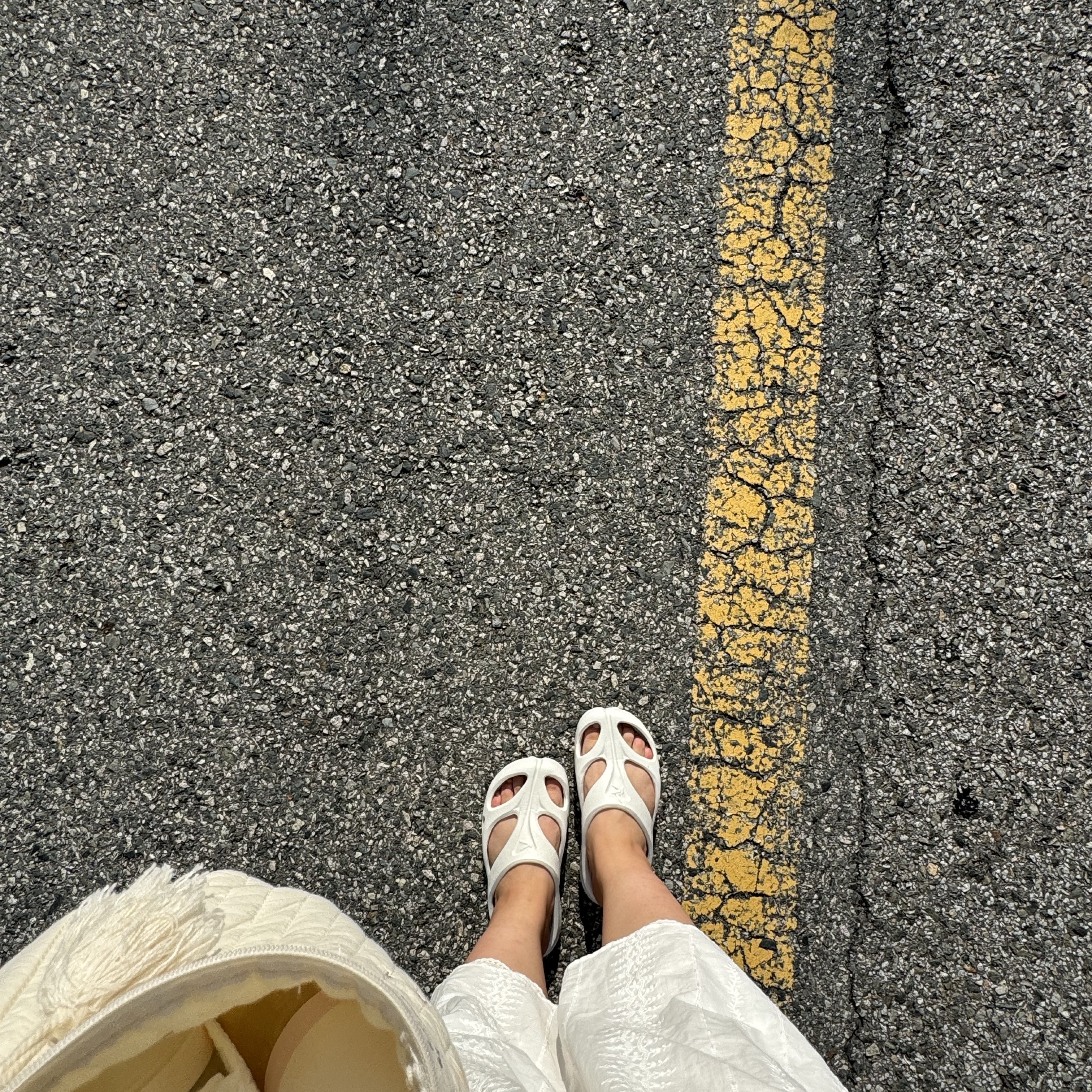 (W) Keen Shanti White Black 착용 스타일 - 2