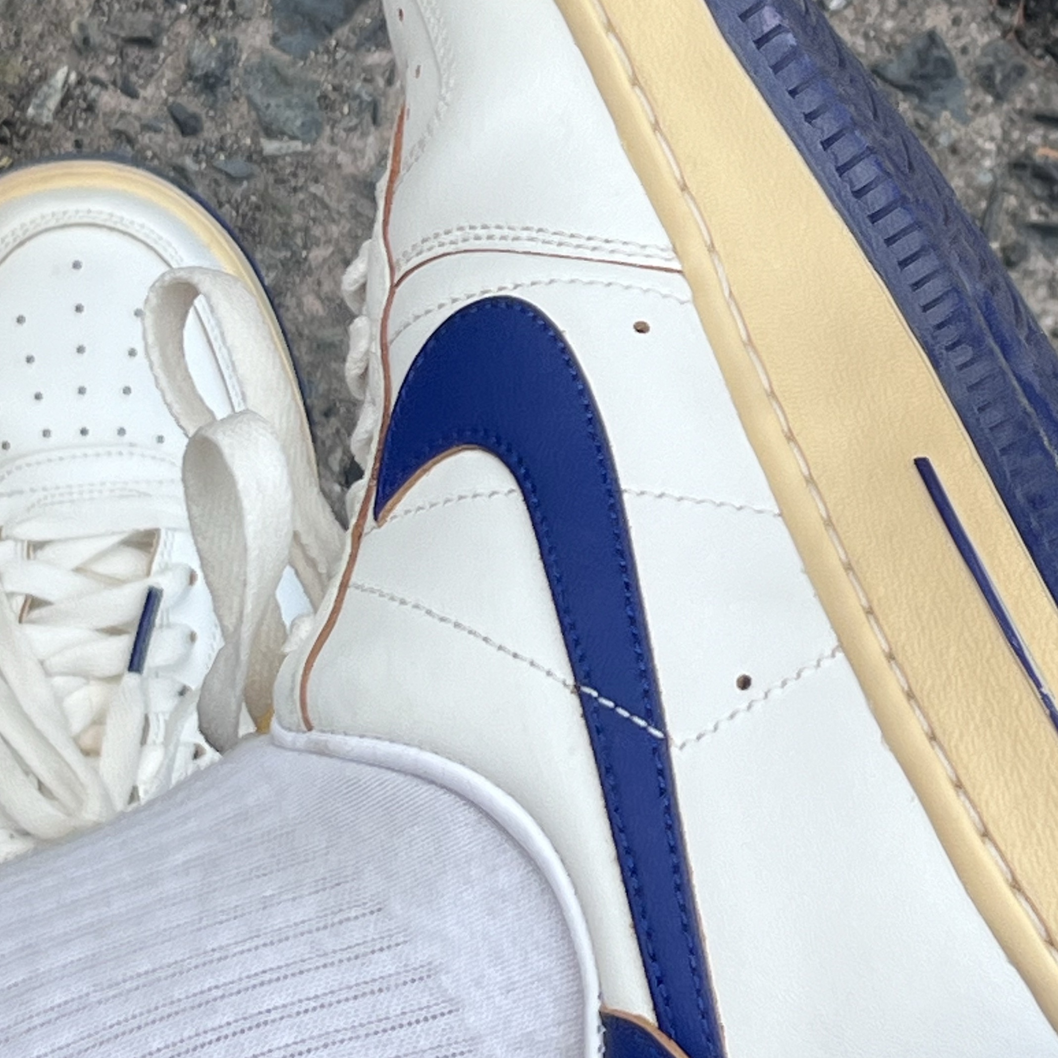 (W) Nike Air Force 1 '07 Sail Pale Vanilla 착용 스타일