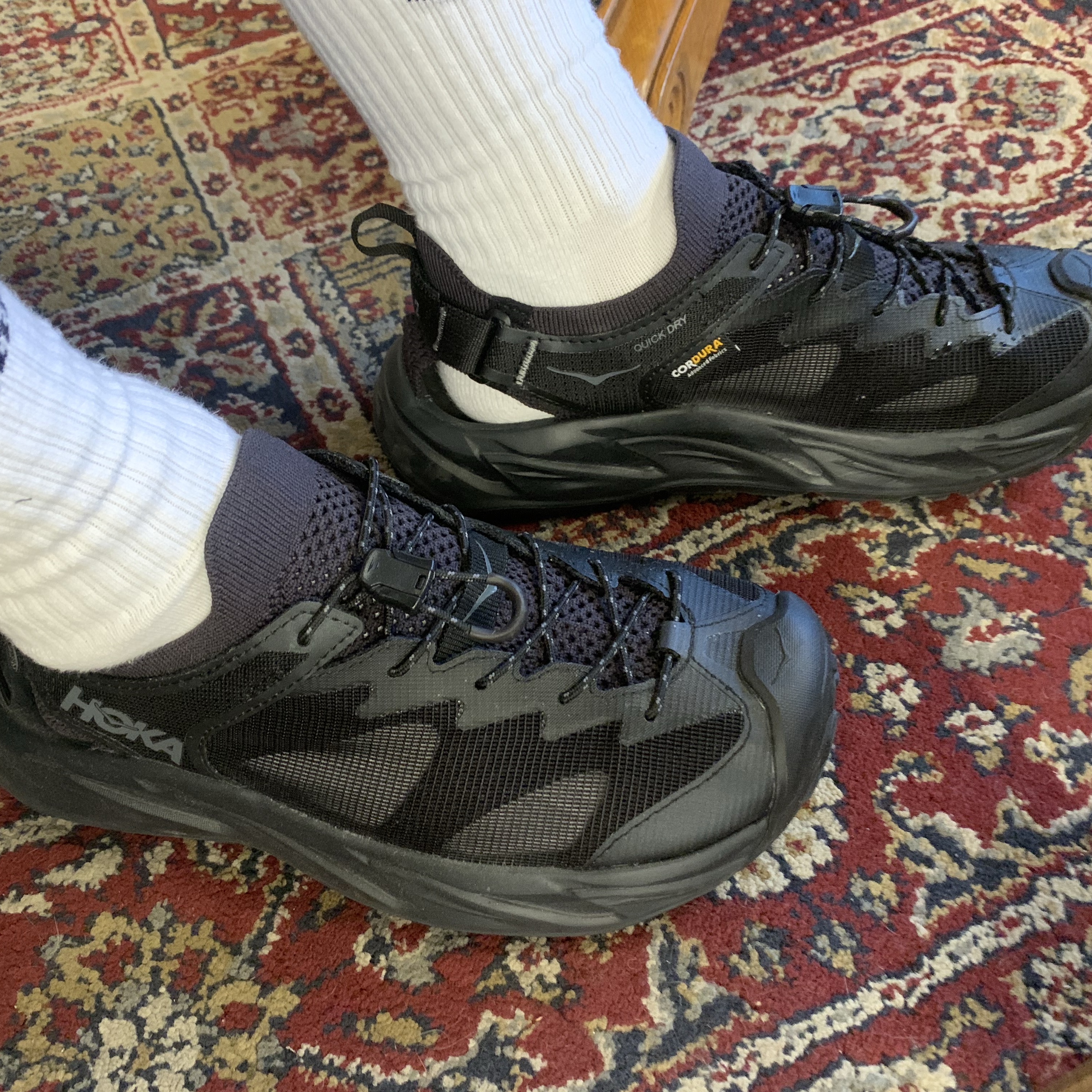 Hoka Hopara 2 Black 착용 스타일