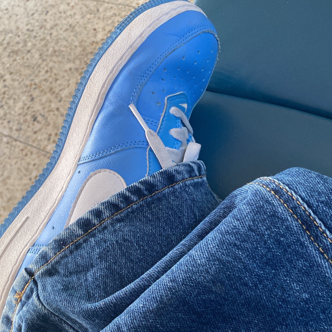 Nike Air Force 1 Low Retro Color of the Month University Blue 착용 스타일