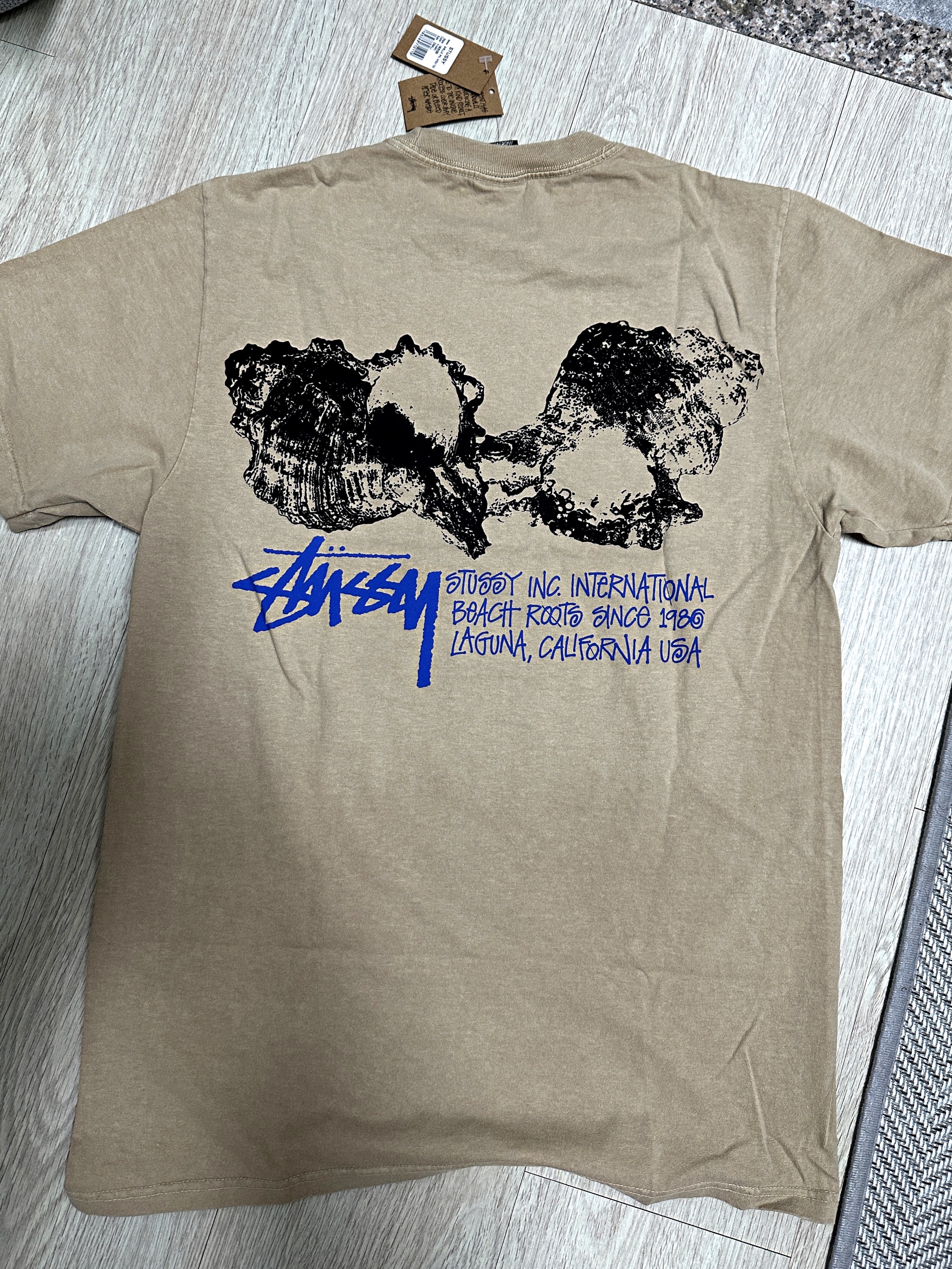 Stussy Shells T-Shirt Pigment Dyed Khaki 착용 스타일