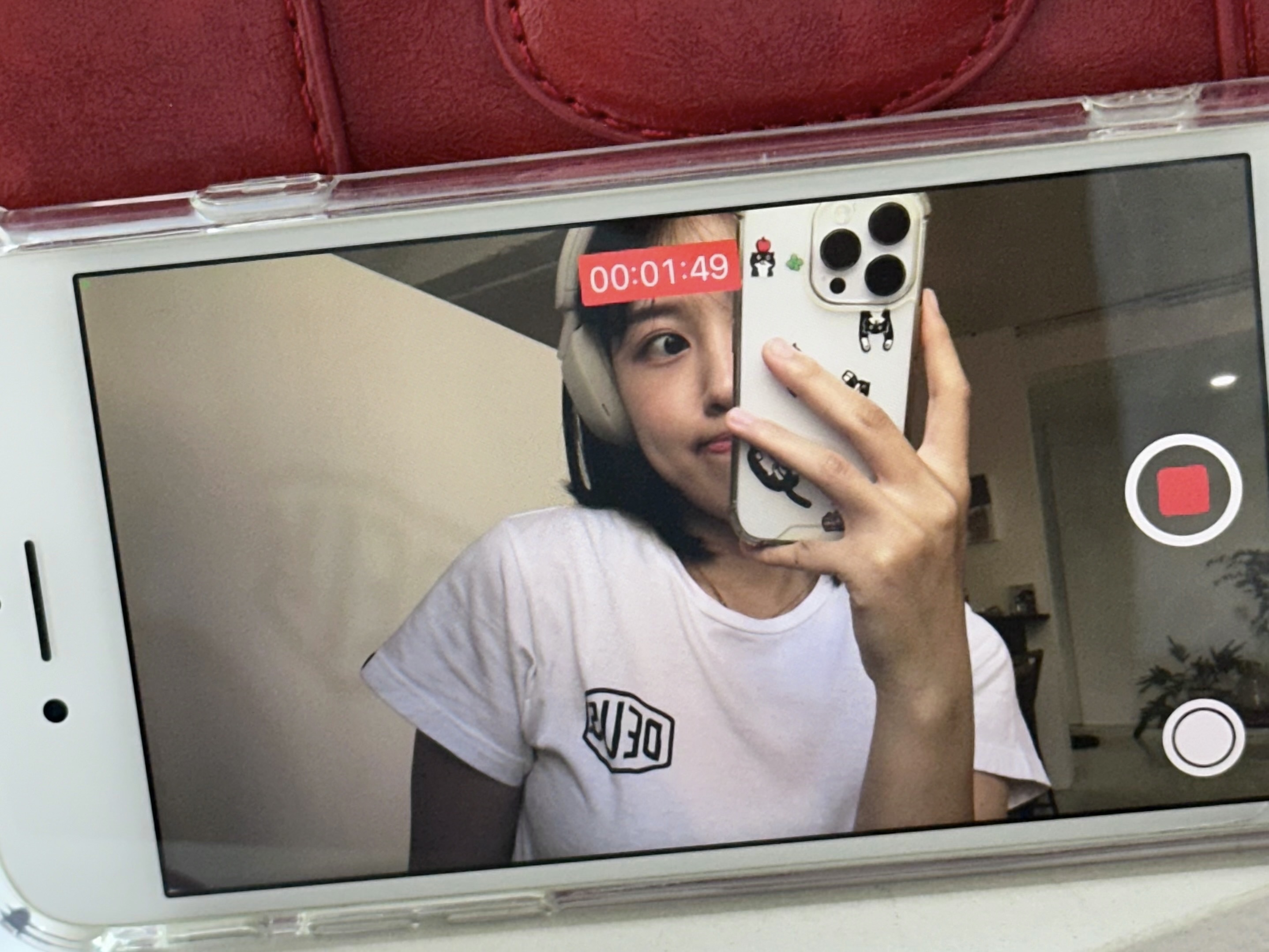 (Kids) Deus Ex Machina College Seoul T-Shirt White, Sony WH-1000XM5 Silver (Korean Ver.) 착용 스타일 - 1