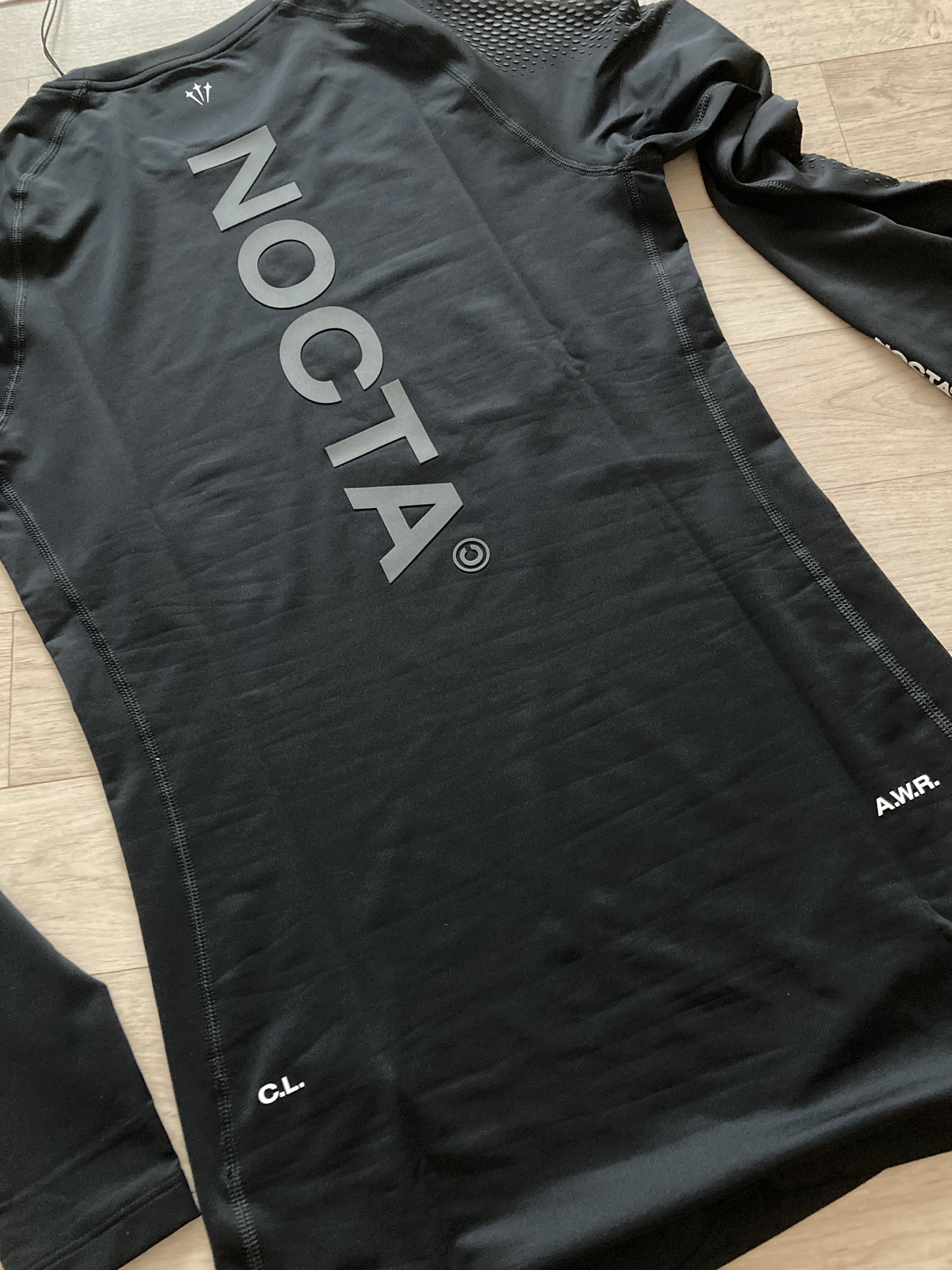 Nike x Drake Nocta NRG Essential LS Base Layer Top Black (DN0001-010) 착용 스타일 - 2