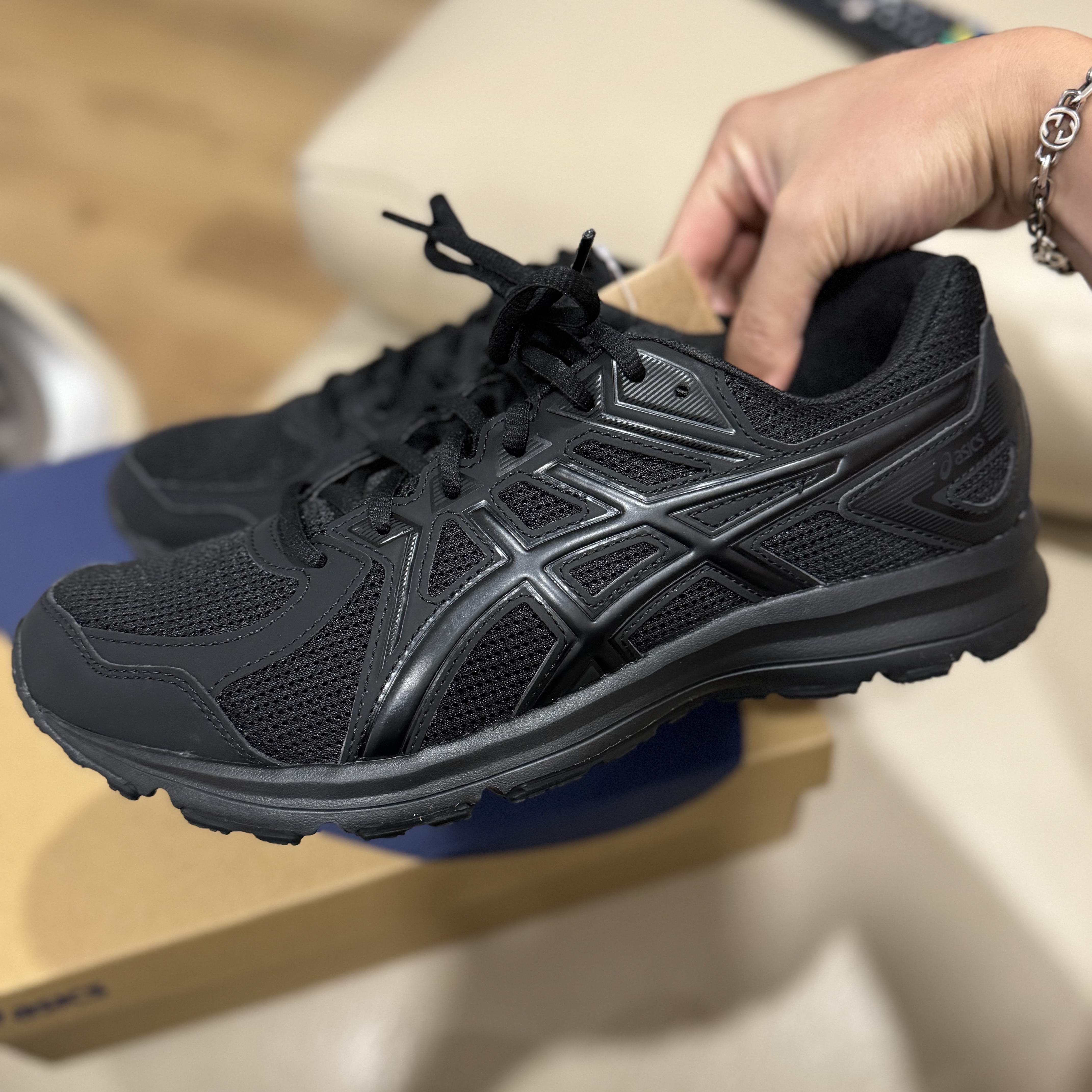 Asics Jog 100 2 Black 착용 스타일 - 3