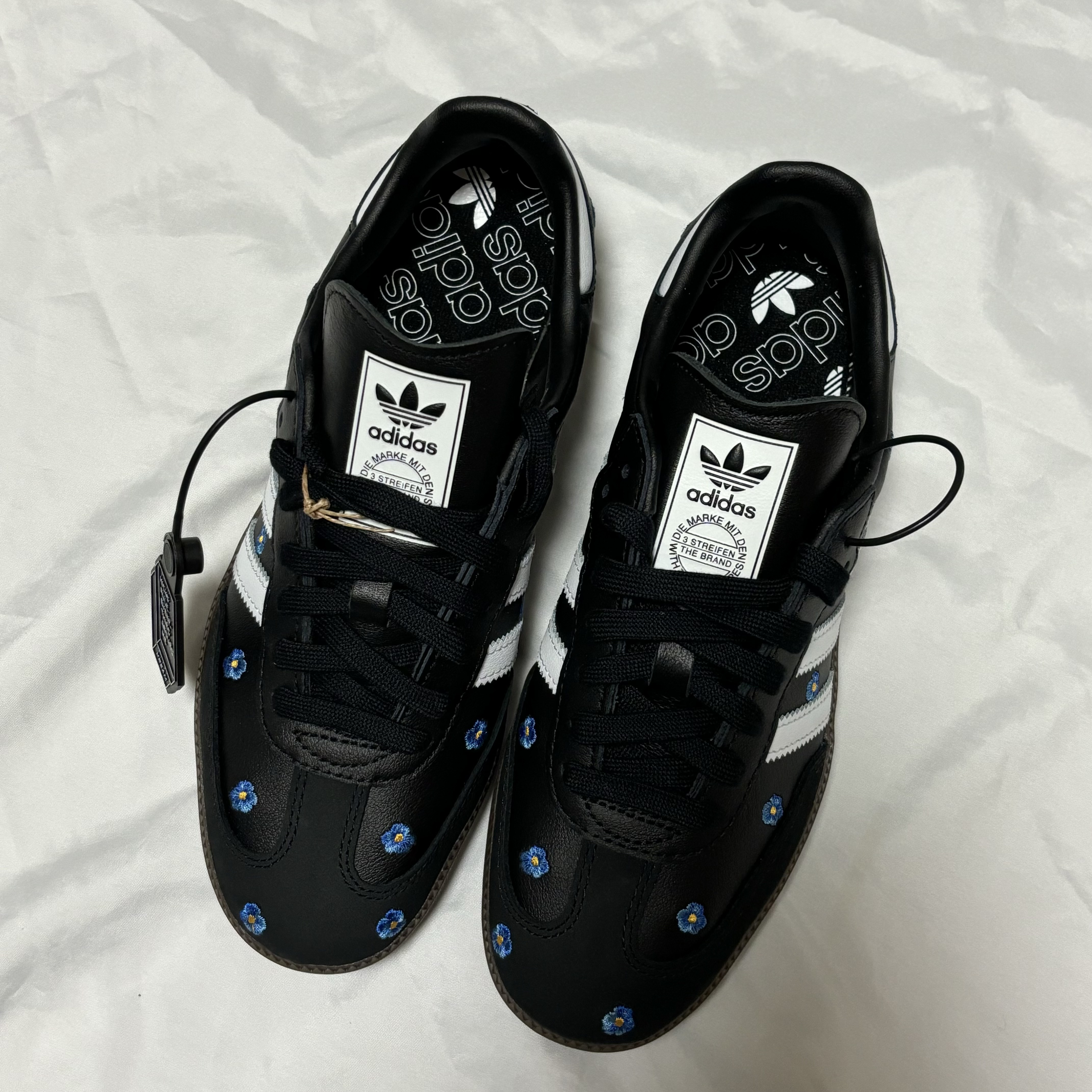 (W) Adidas Samba OG Core Black White 착용 스타일 - 1
