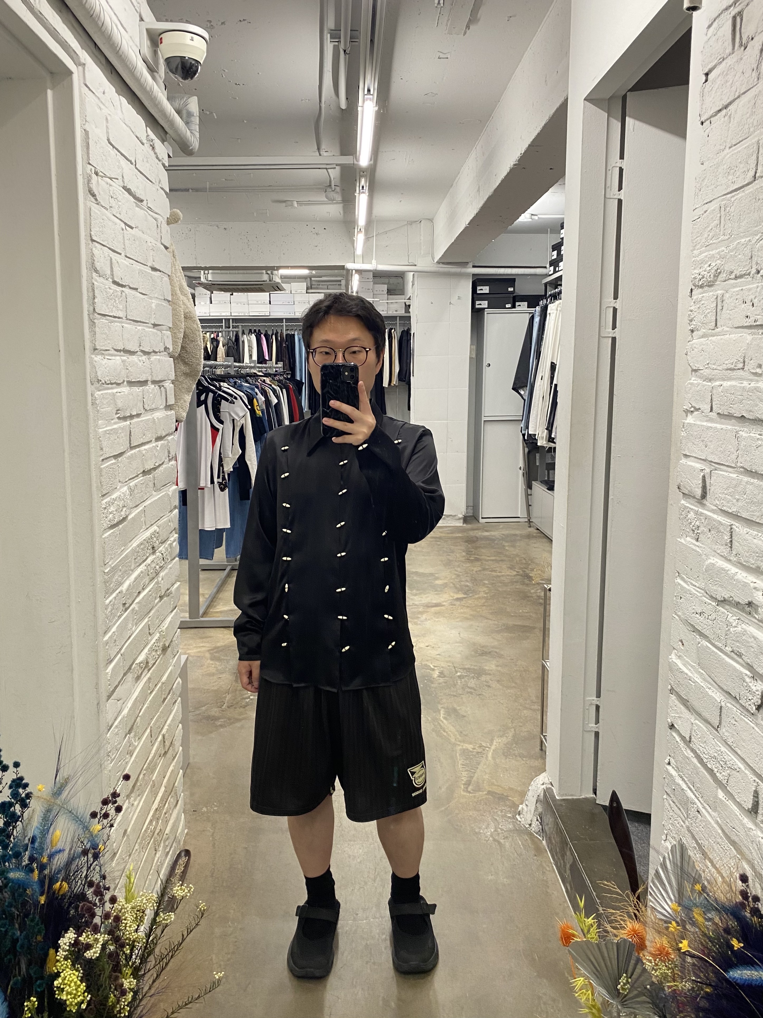 [KREAM 단독] Softoffice x Namjune Paik Moon is The Oldest TV Jabot, Salomon RX Marie Jeanne Black 착용 스타일 - 2