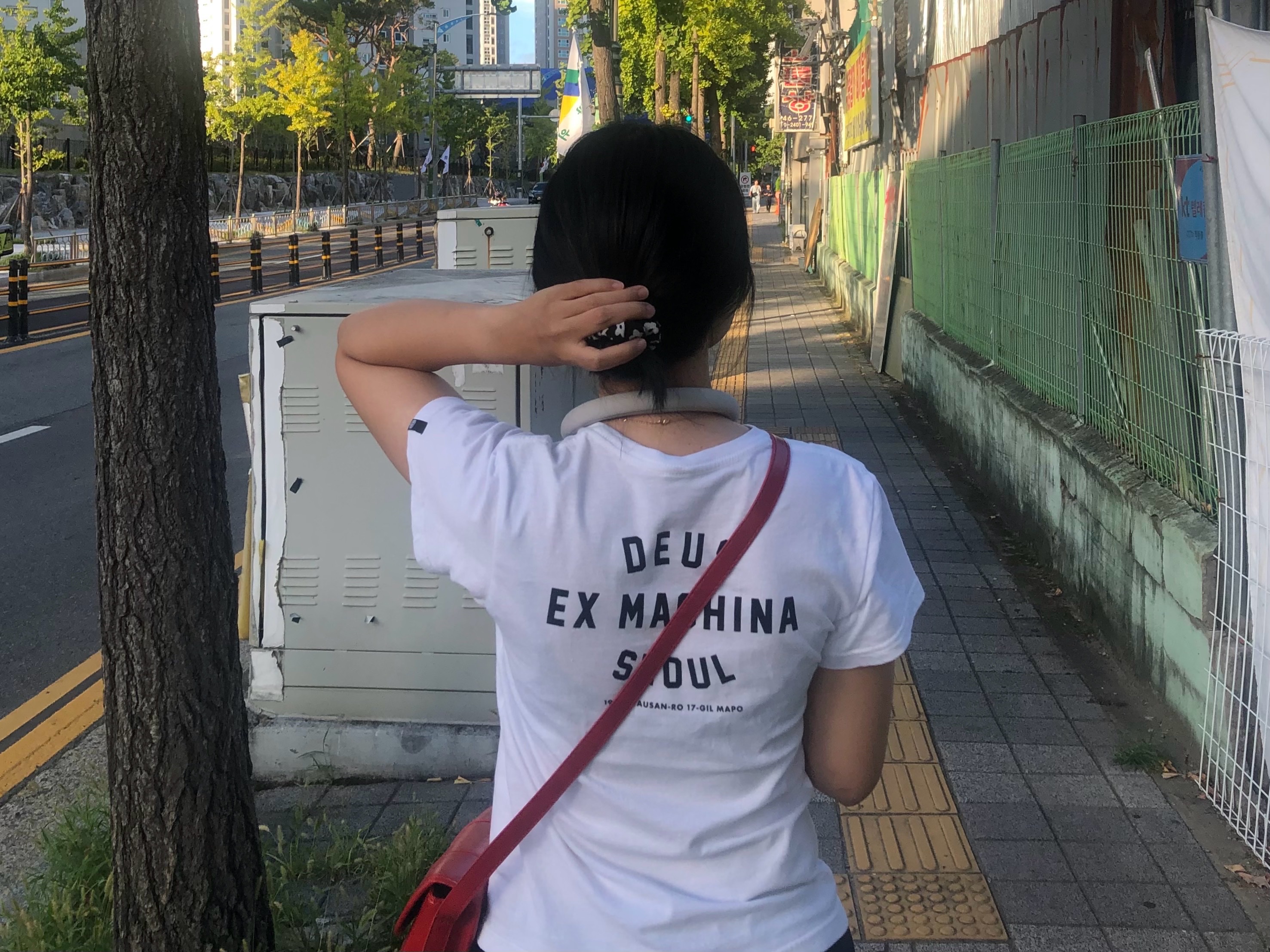 (Kids) Deus Ex Machina College Seoul T-Shirt White, Sony WH-1000XM5 Silver (Korean Ver.) 착용 스타일 - 3