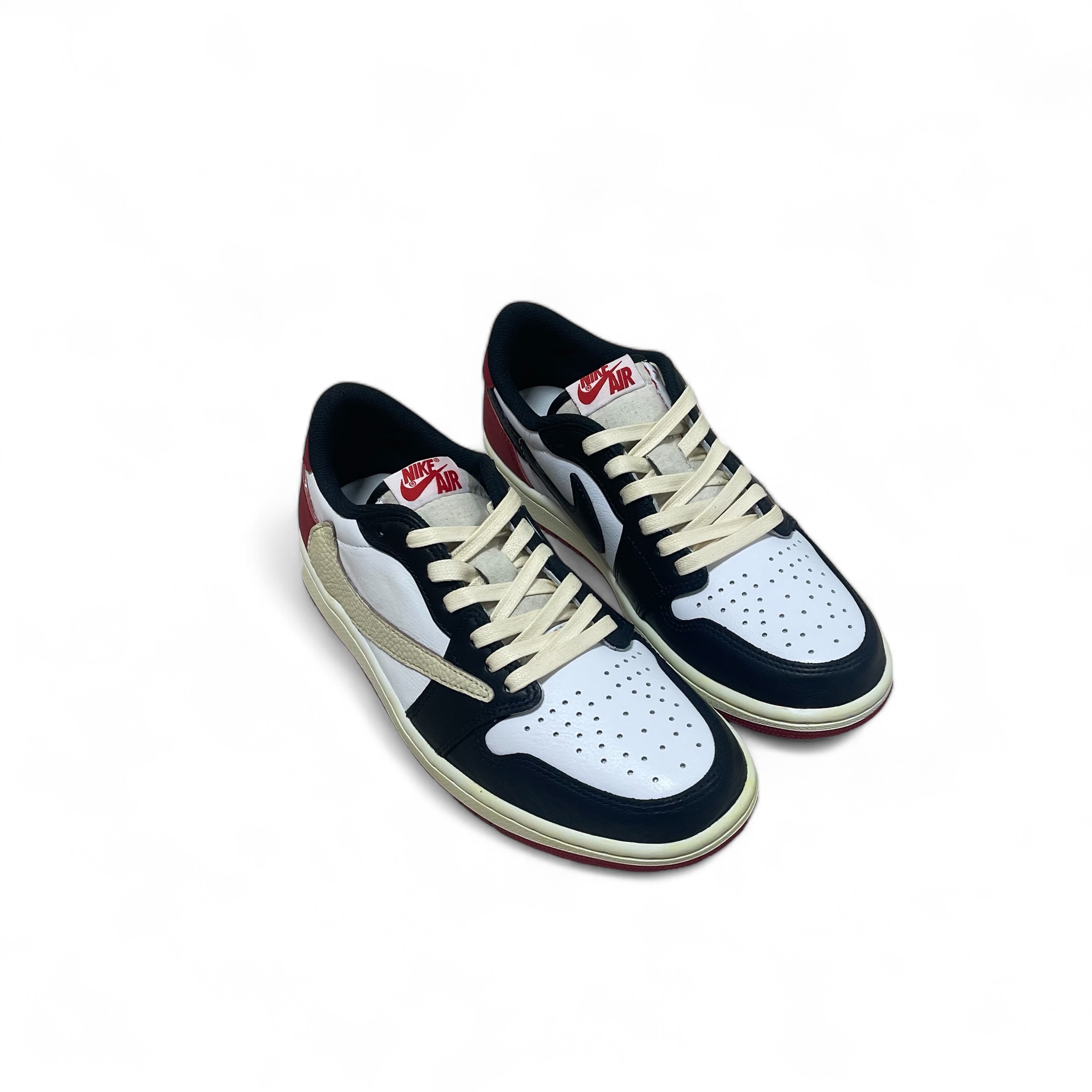 Jordan 1 Retro Low OG Black Toe 착용 스타일 - 4