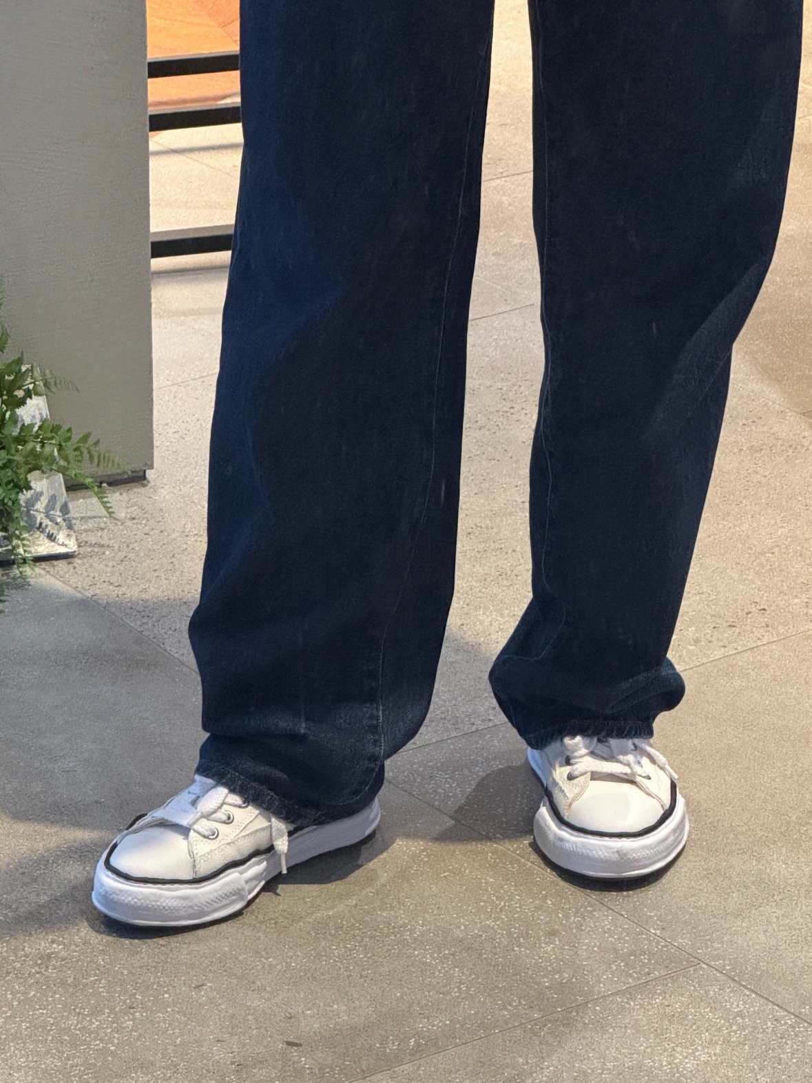 Maison Mihara Yasuhiro Peterson OG Sole Canvas Low Sneakers White 착용 스타일