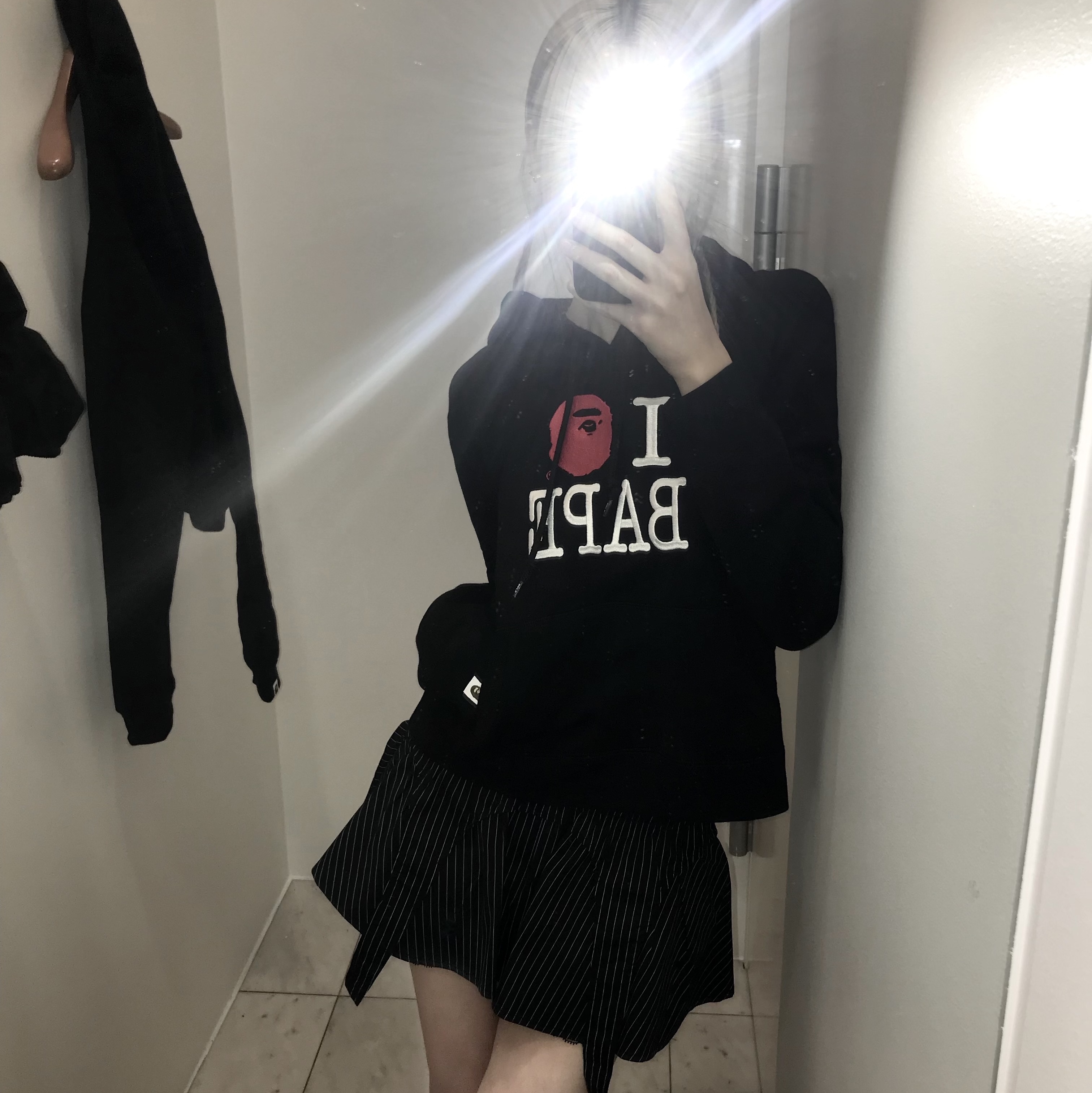 (W) BAPE I Love BAPE Mini T-Shirt Black 착용 스타일 - 2
