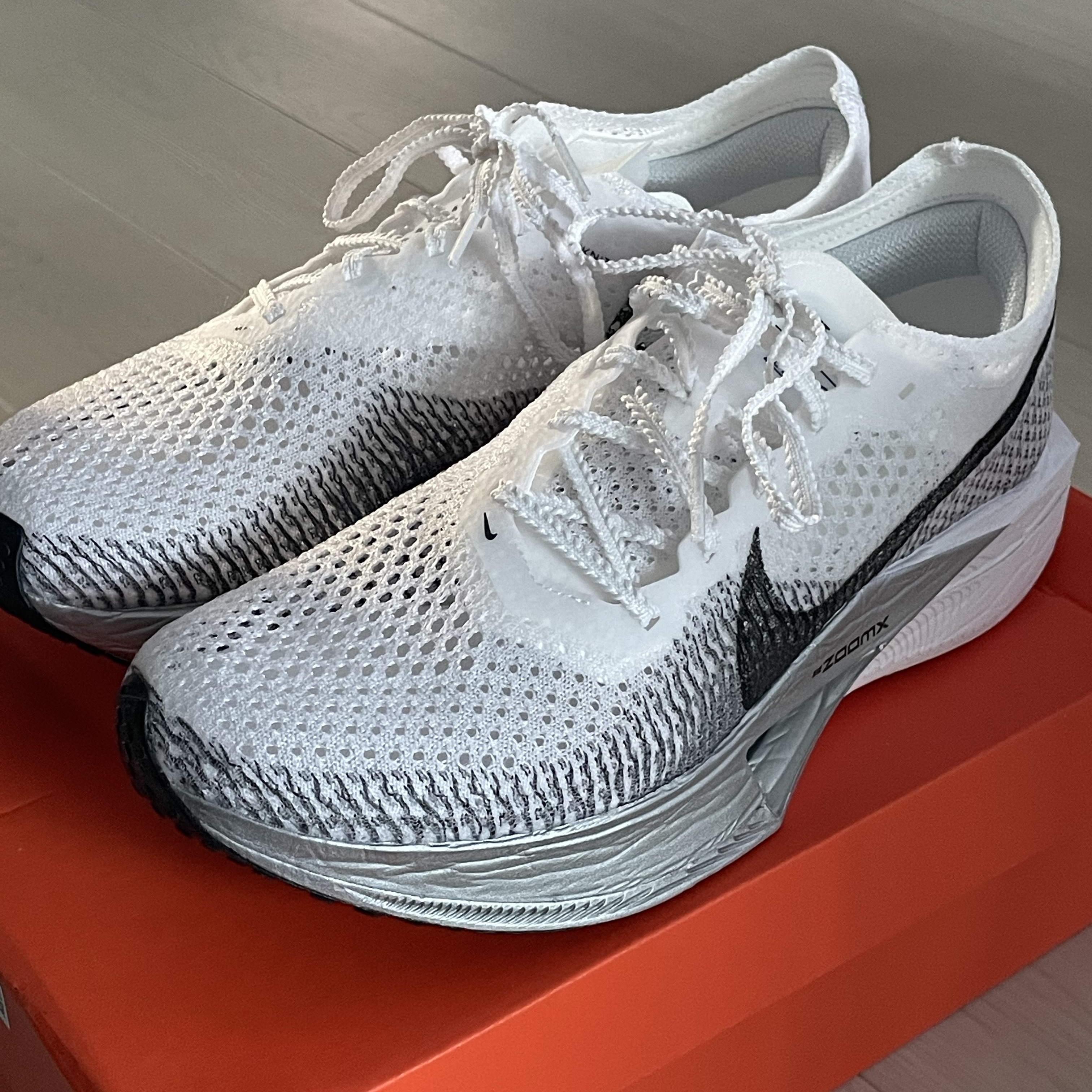 Nike ZoomX Vaporfly Next% 3 White Grey 착용 스타일