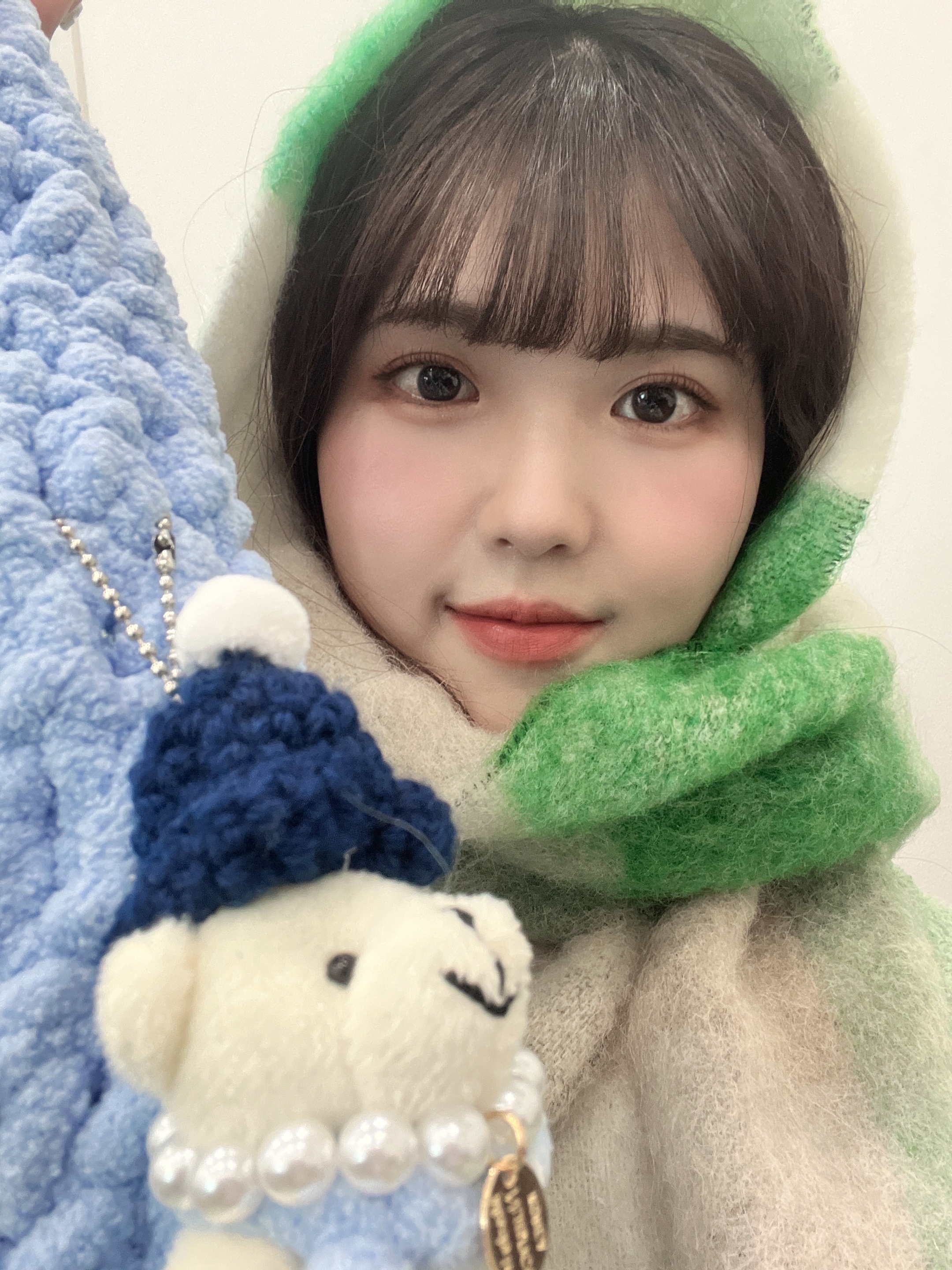 Acne Studios Mohair Check Muffler Green Grey 착용 스타일 - 2