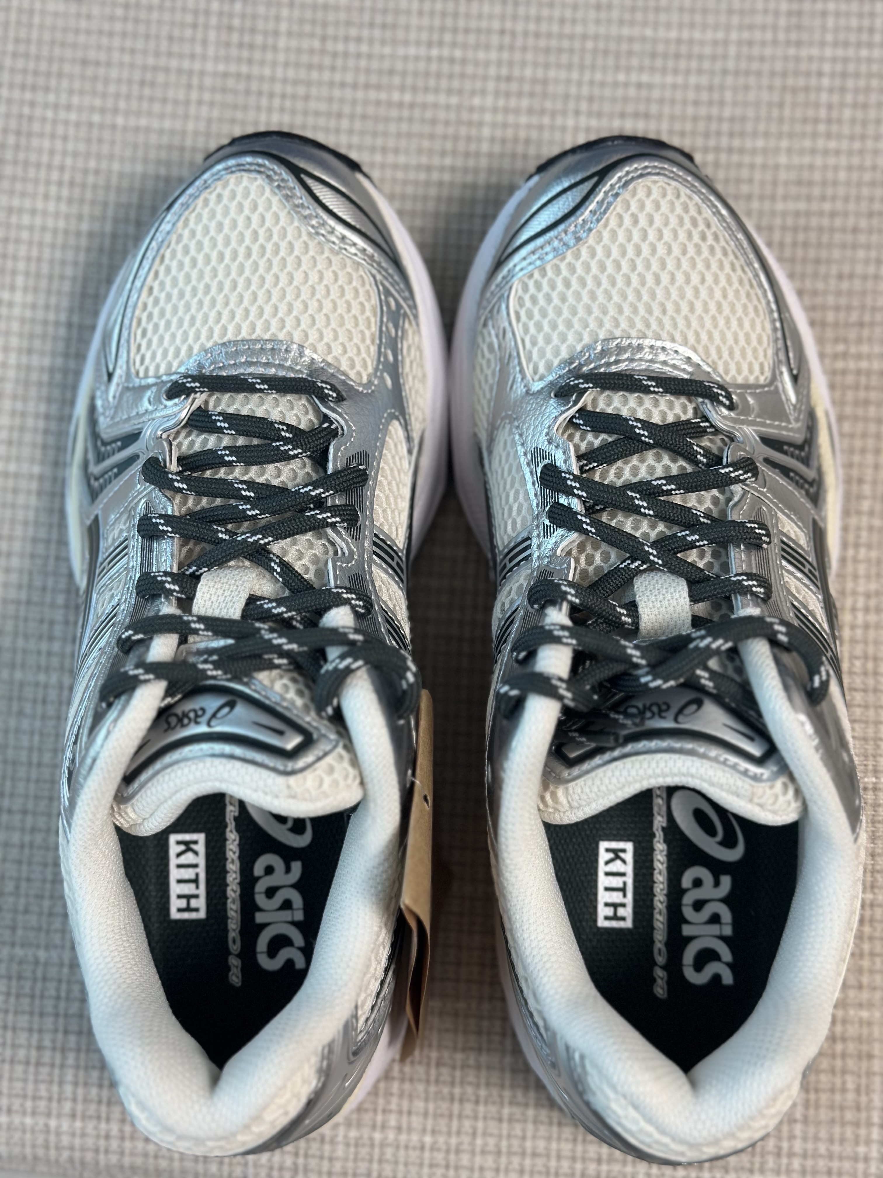 Asics x Kith Gel-Kayano 14 Cream Scarab 착용 스타일 - 4