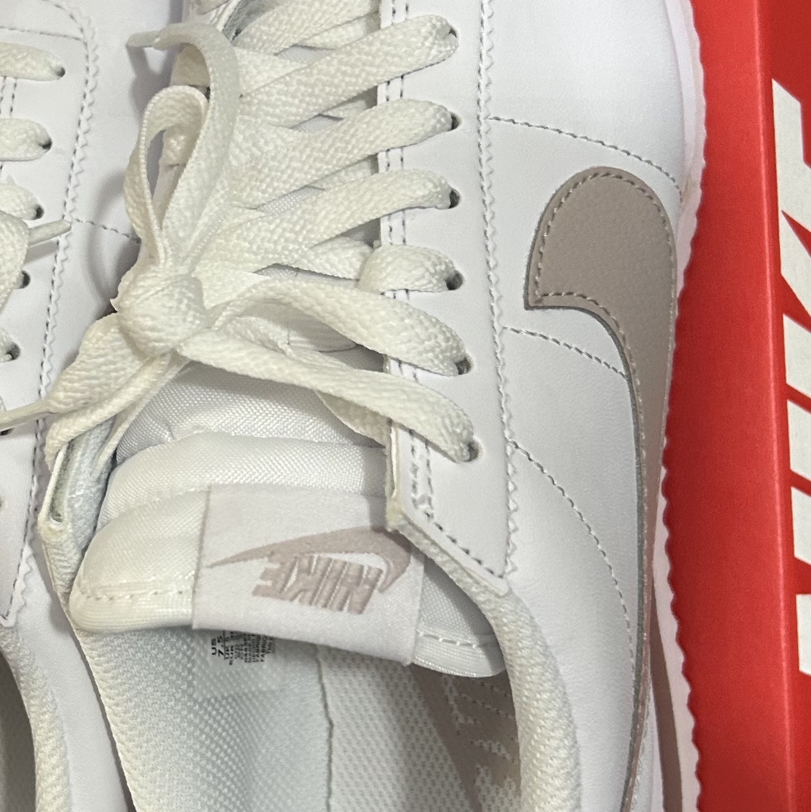 (W) Nike Cortez White Platinum Violet 착용 스타일