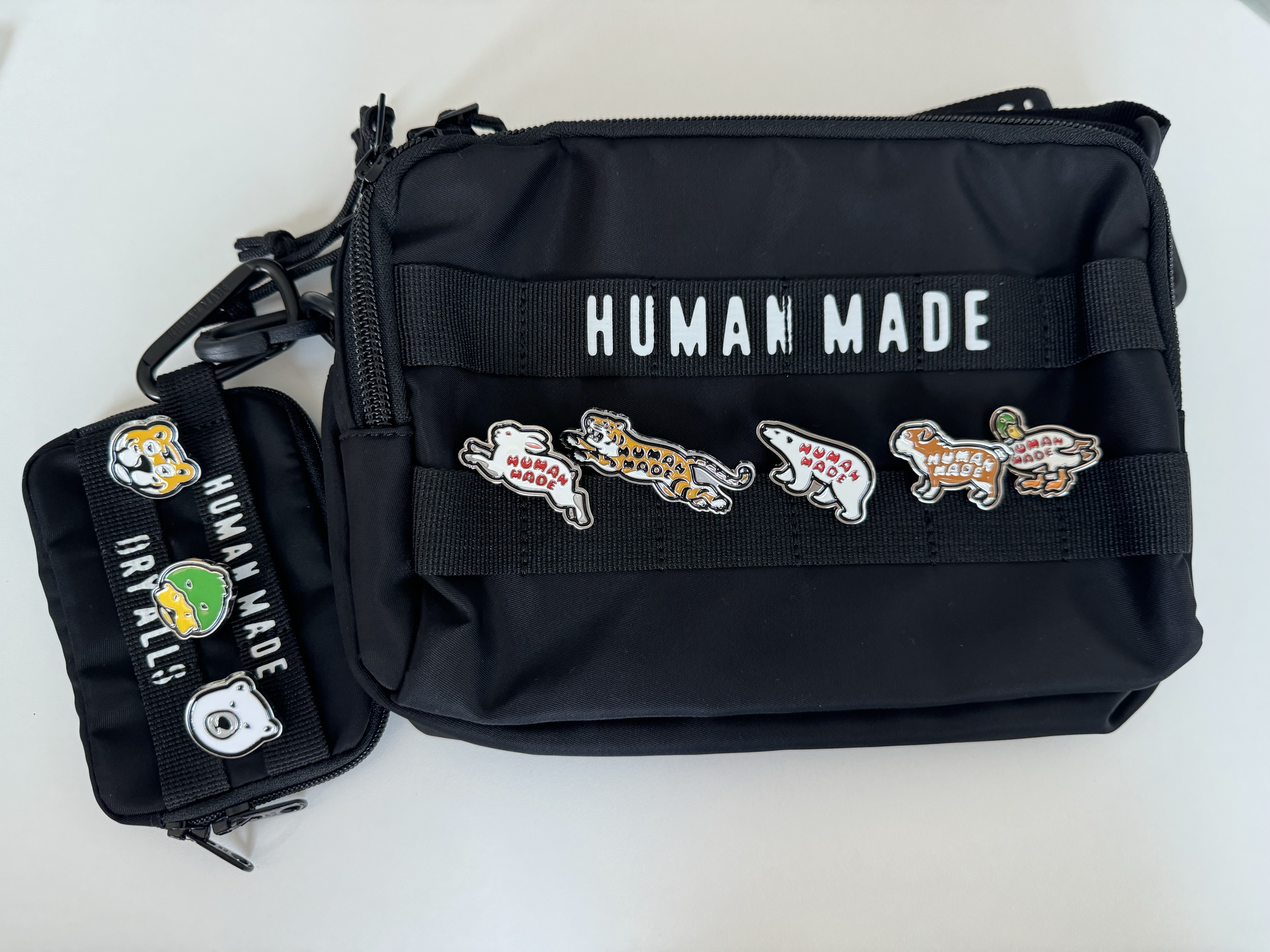 Human Made Animal Keychain #1 Silver, Human Made Animal Pin #2 Pink 착용 스타일 - 2