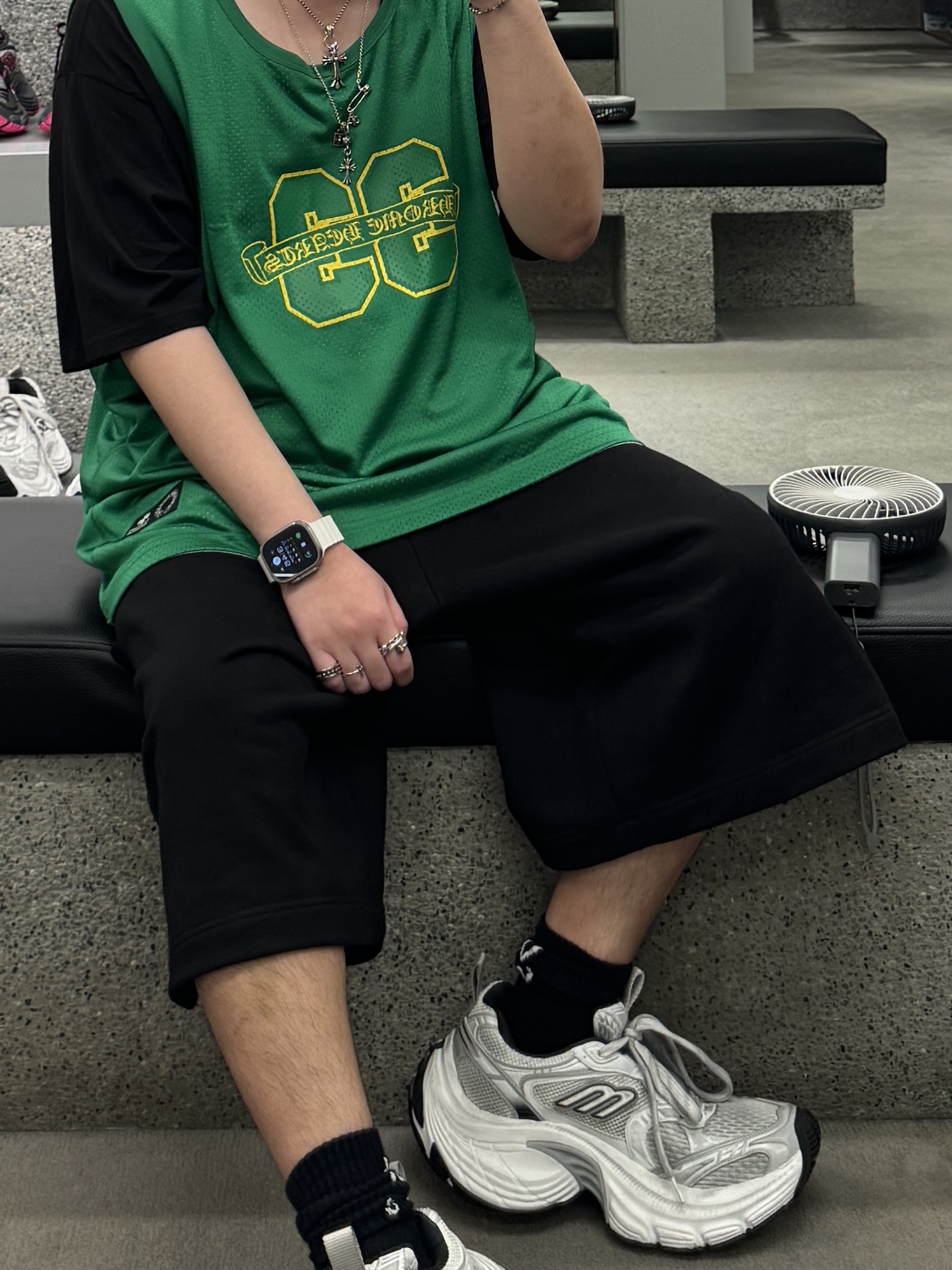 Chrome Hearts Reversible Mesh Basketball Jersey Green, Balenciaga 10XL Sneakers White Grey Silver Black 착용 스타일