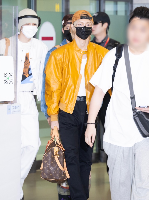 Chrome Hearts Suede Hat Brown 착용 스타일 - 1