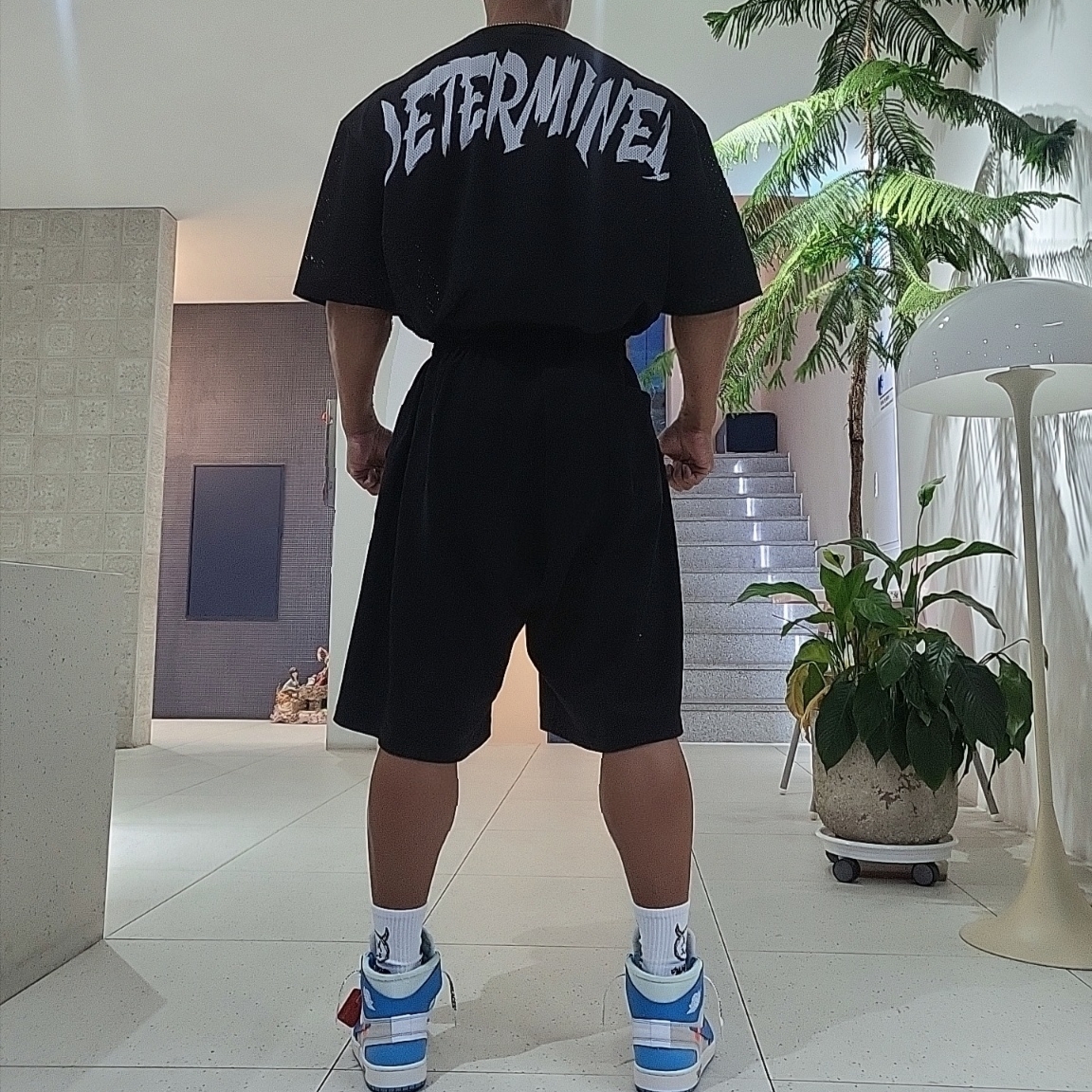 Jordan 1 Retro Low OG Black Toe, Jordan 1 x Off-White Retro High University Blue 착용 스타일 - 4