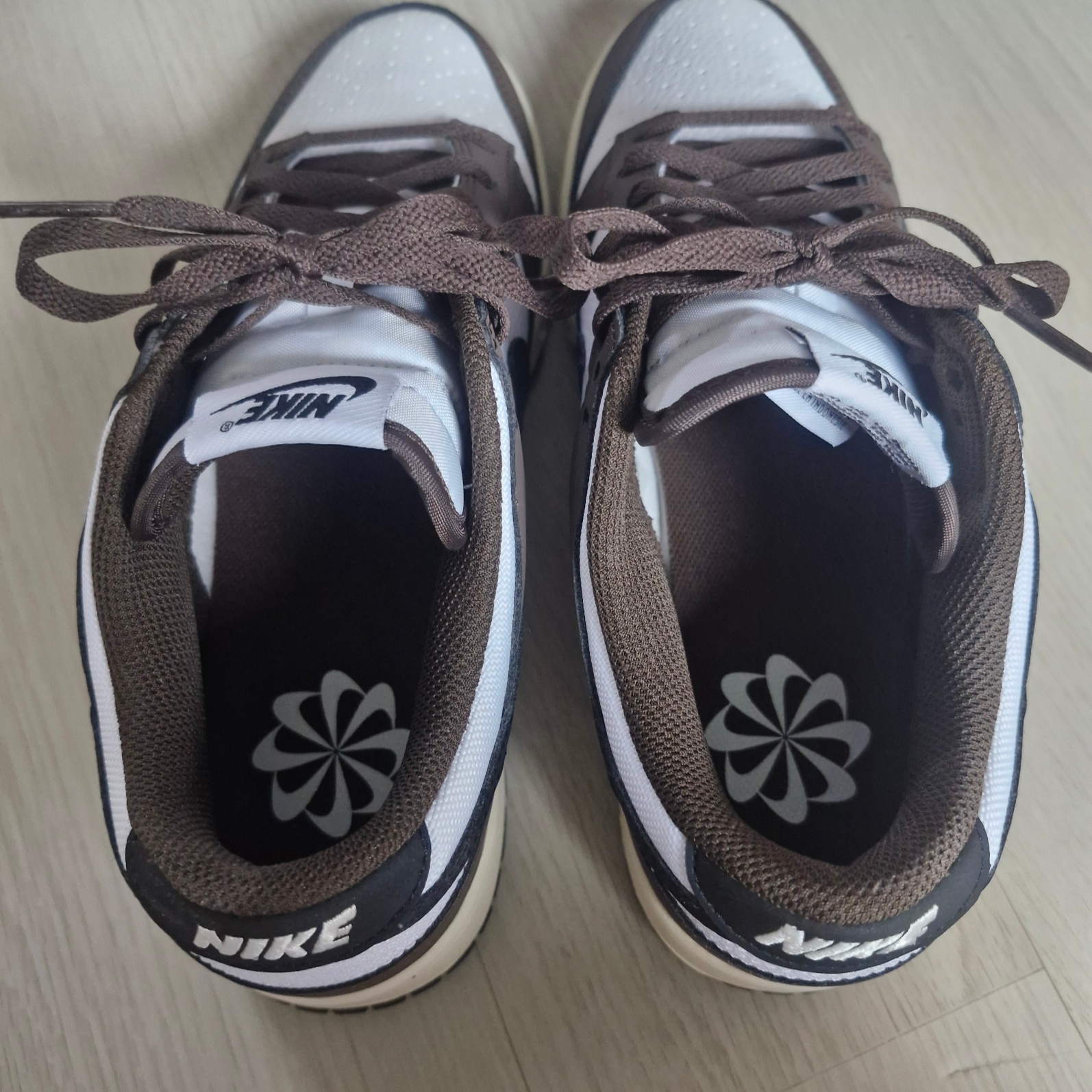 Nike Dunk Low Retro Next Nature Baroque Brown White 착용 스타일 - 1