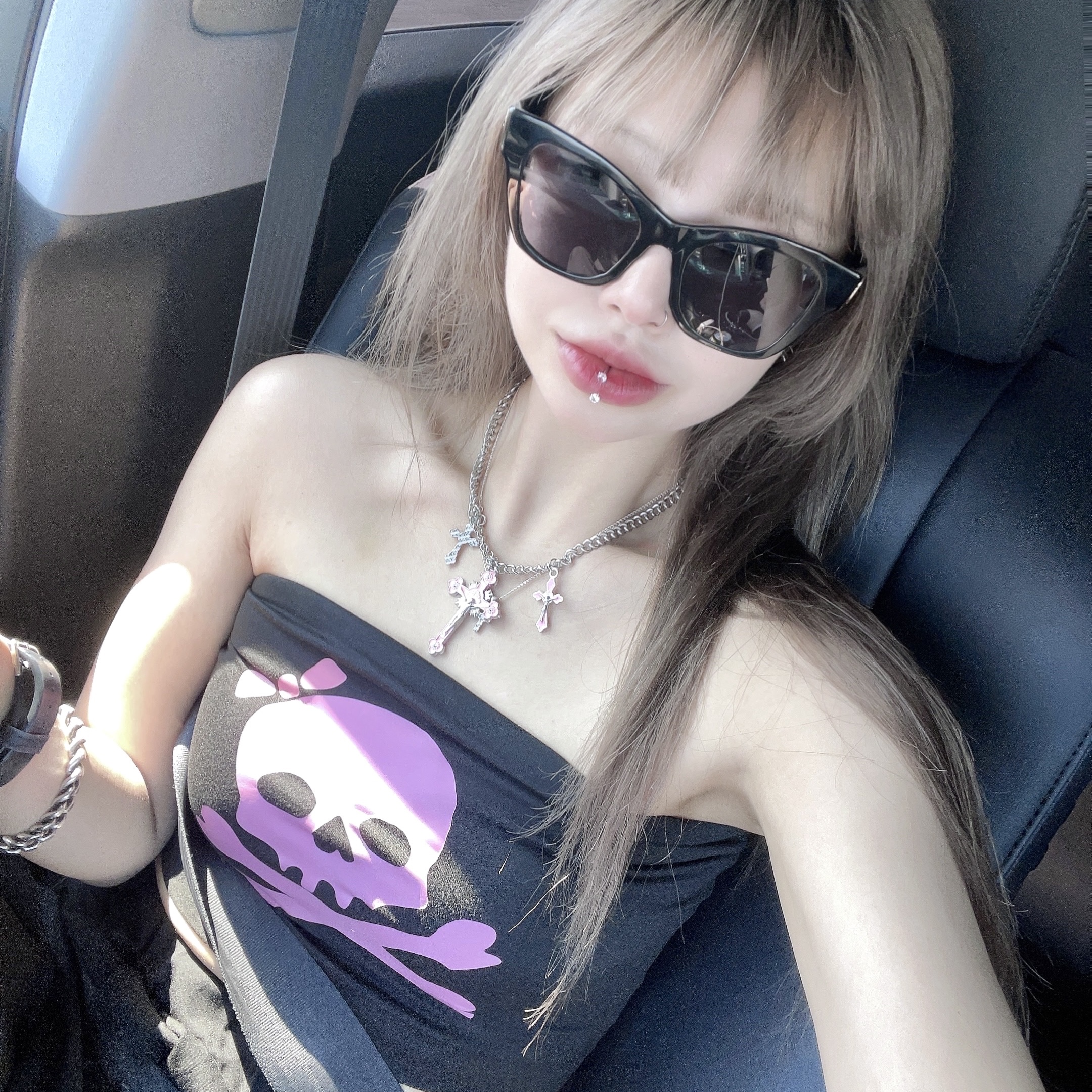 Chanel Square Sunglasses Acetate & Black Frame Grey Lenses Asian Fit 착용 스타일