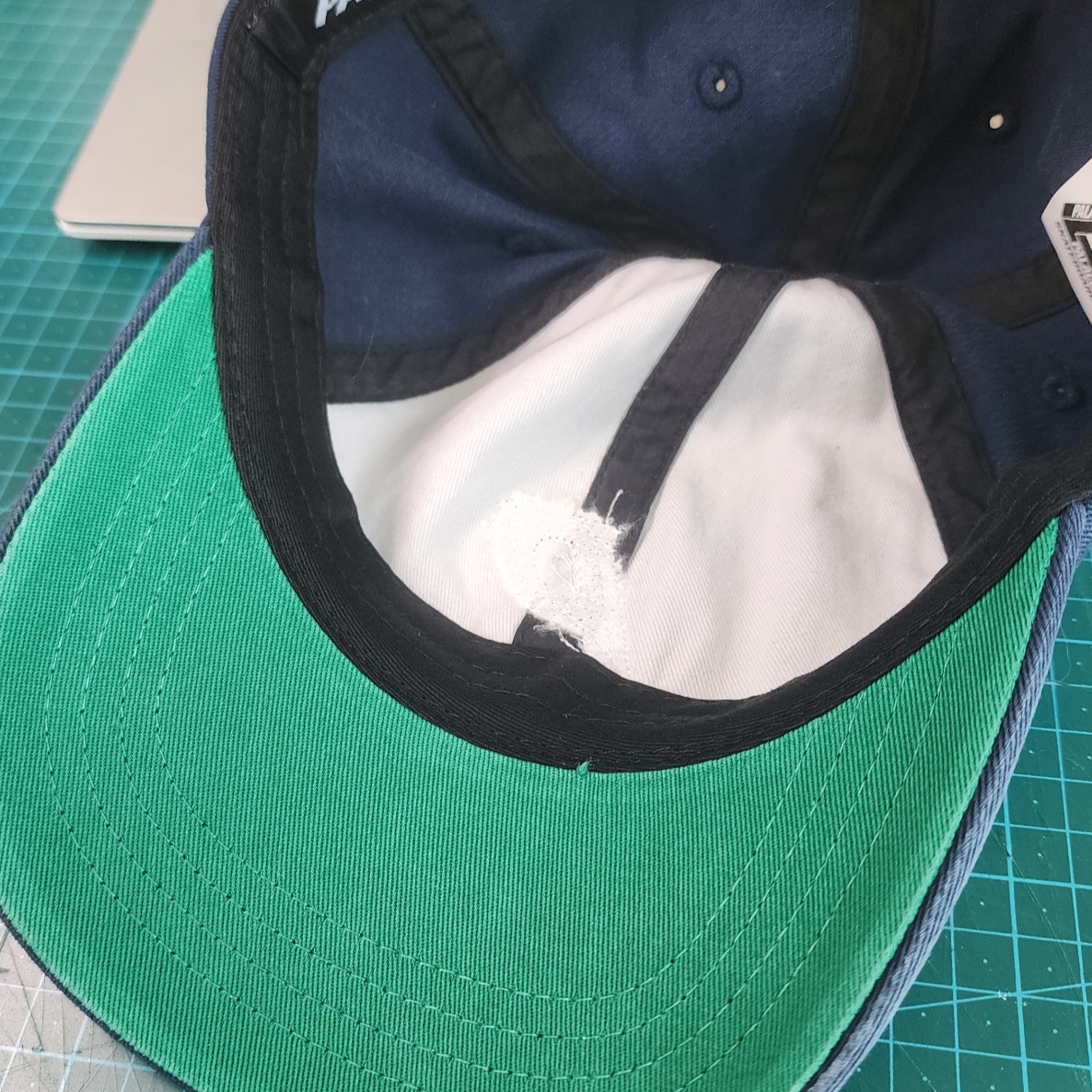 Palace P 6-Panel Navy - 24FW, Palace Webbing Keyring Camo - 24FW 착용 스타일 - 2