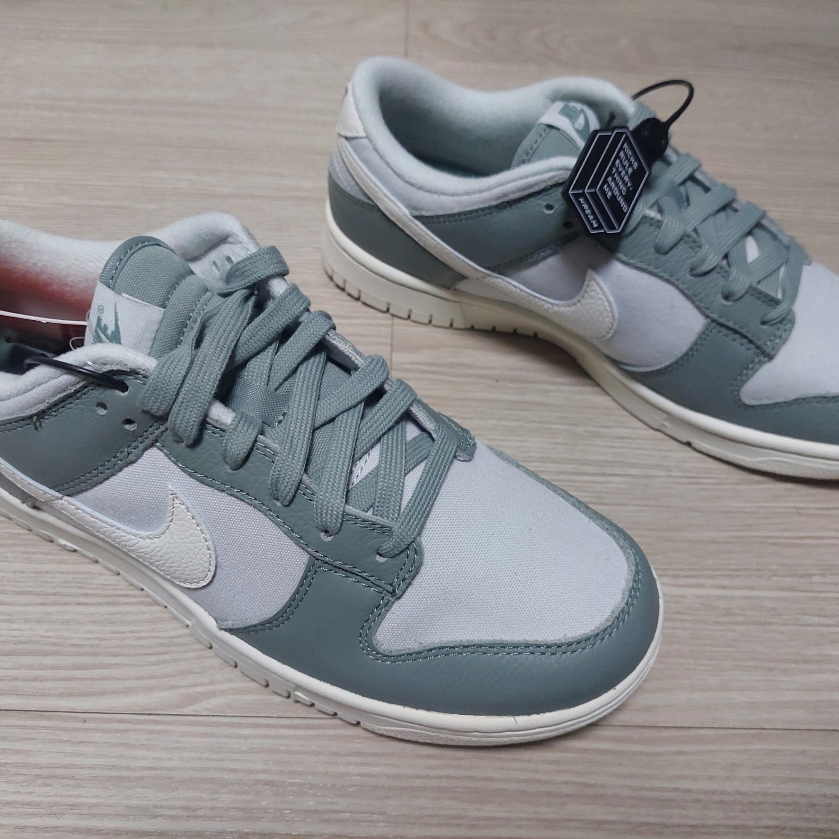 Nike Dunk Low Mica Green 착용 스타일