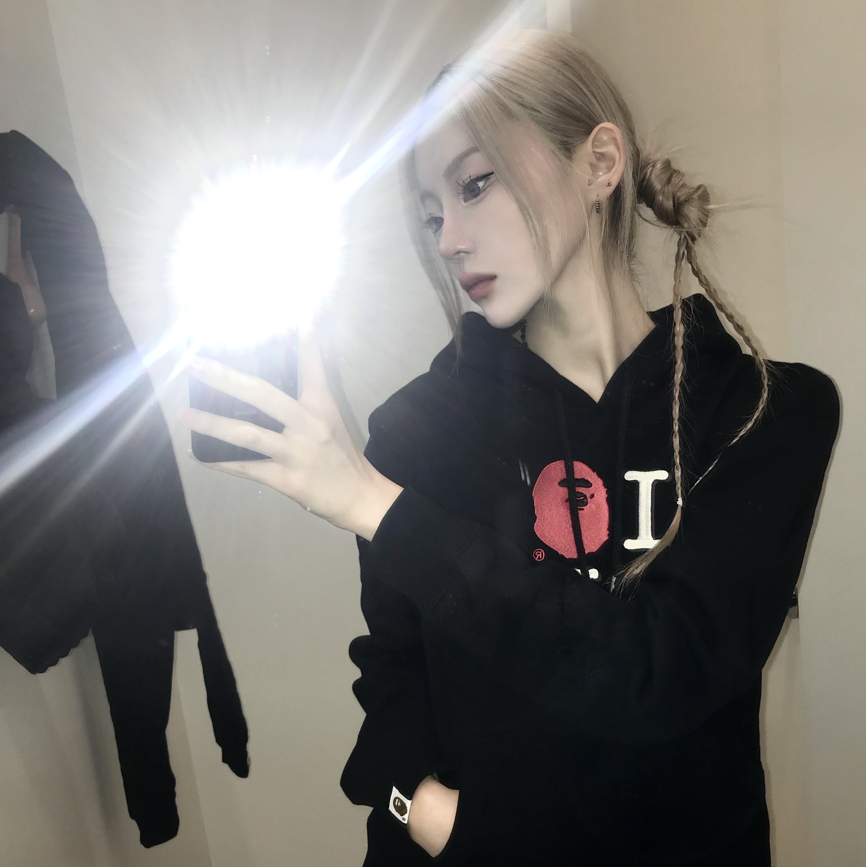 (W) BAPE I Love BAPE Mini T-Shirt Black 착용 스타일 - 1