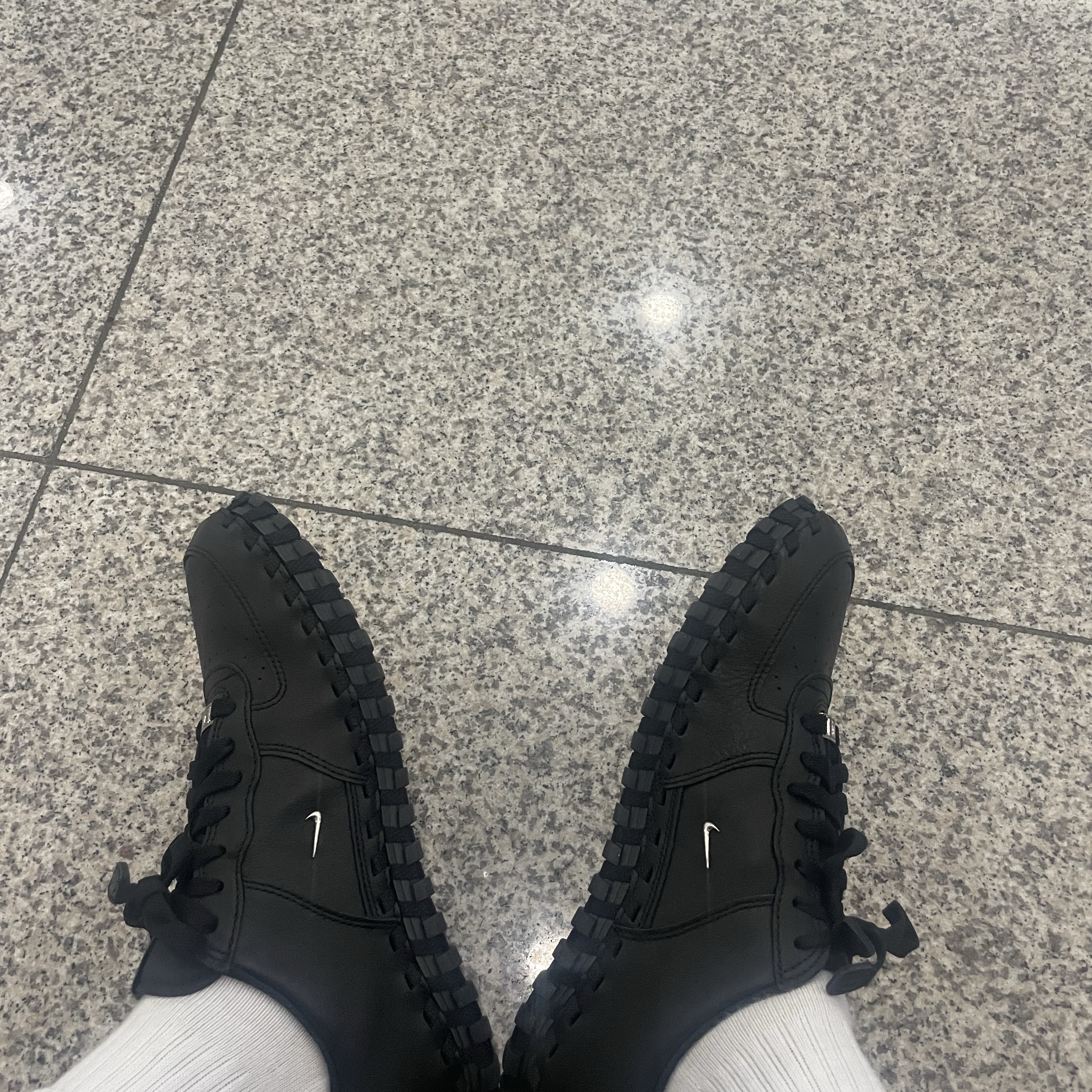 Nike x Jacquemus J Force 1 Low LX SP Black 착용 스타일 - 2