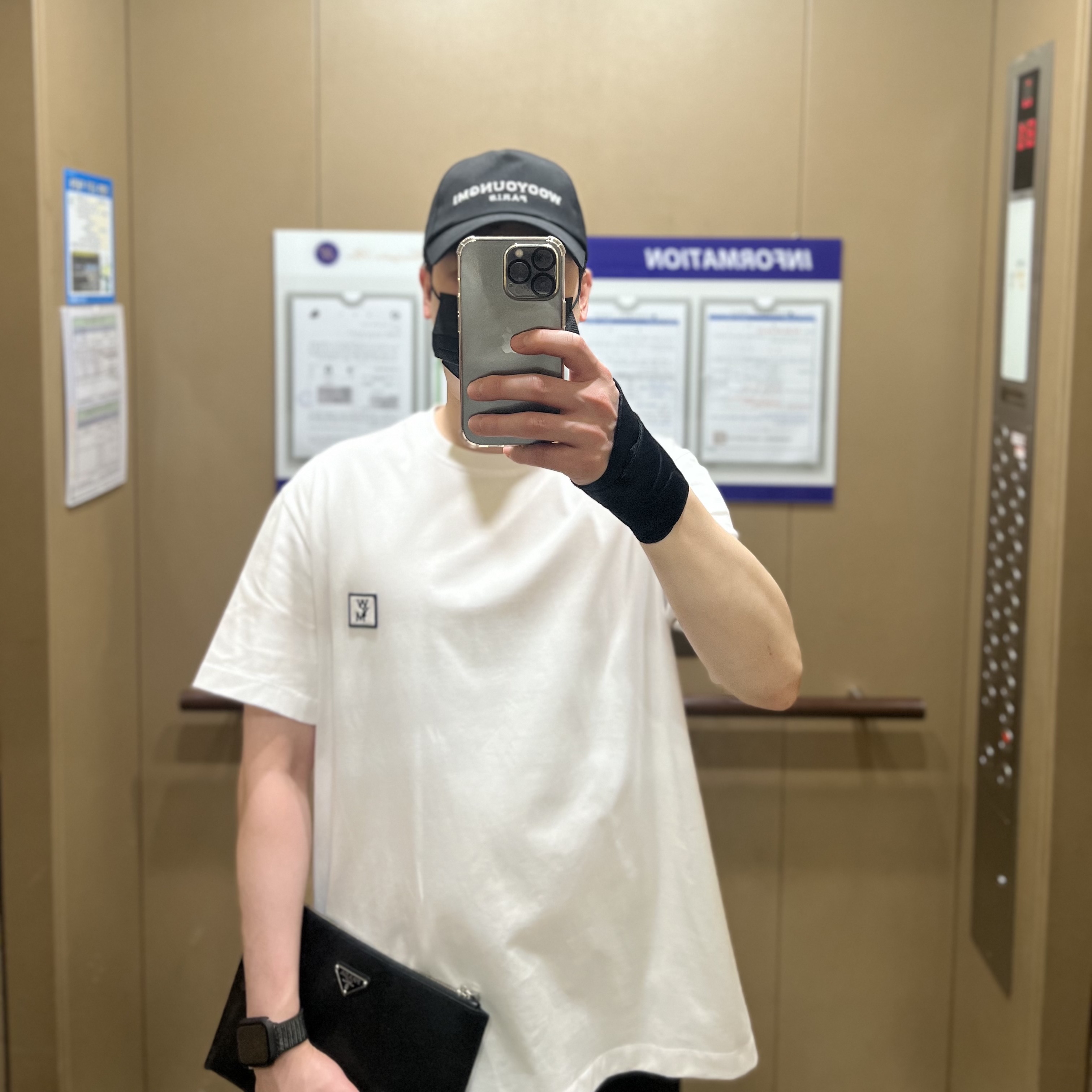 Wooyoungmi Cotton Back Logo T-Shirt White - 24SS, Wooyoungmi Embroidered Ball Cap Black 착용 스타일
