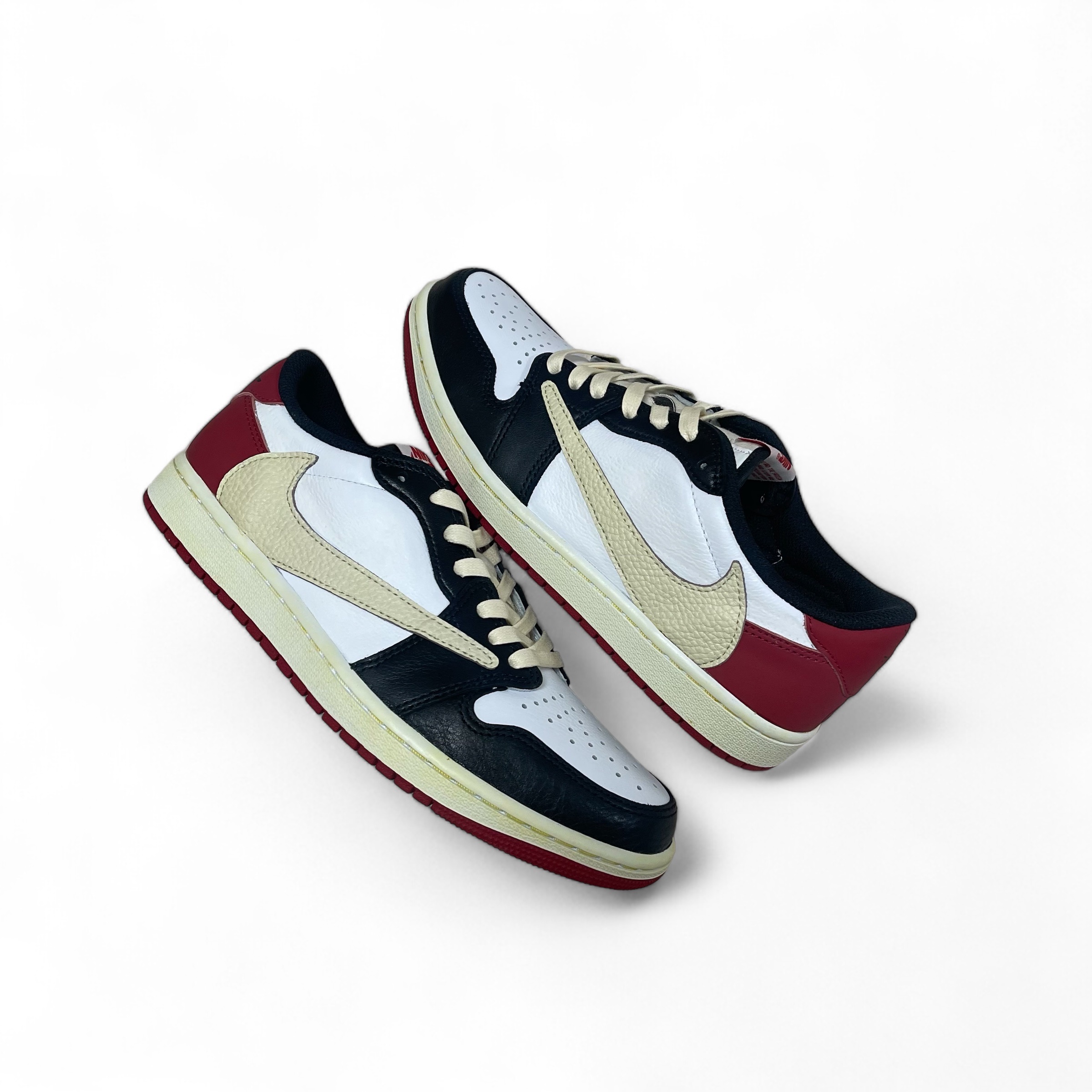 Jordan 1 Retro Low OG Black Toe 착용 스타일 - 1