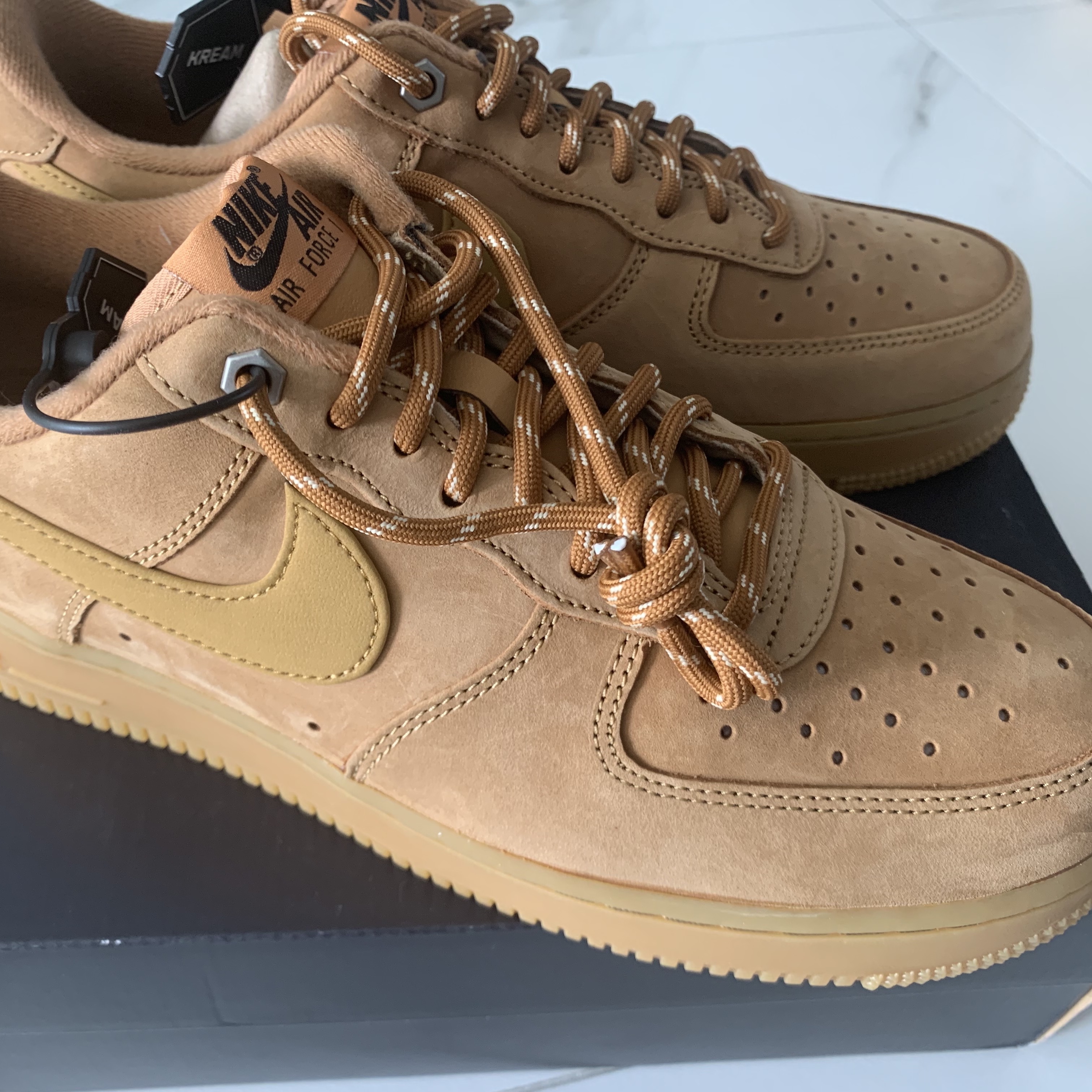 Nike Air Force 1 '07 WB Flax 착용 스타일 - 1