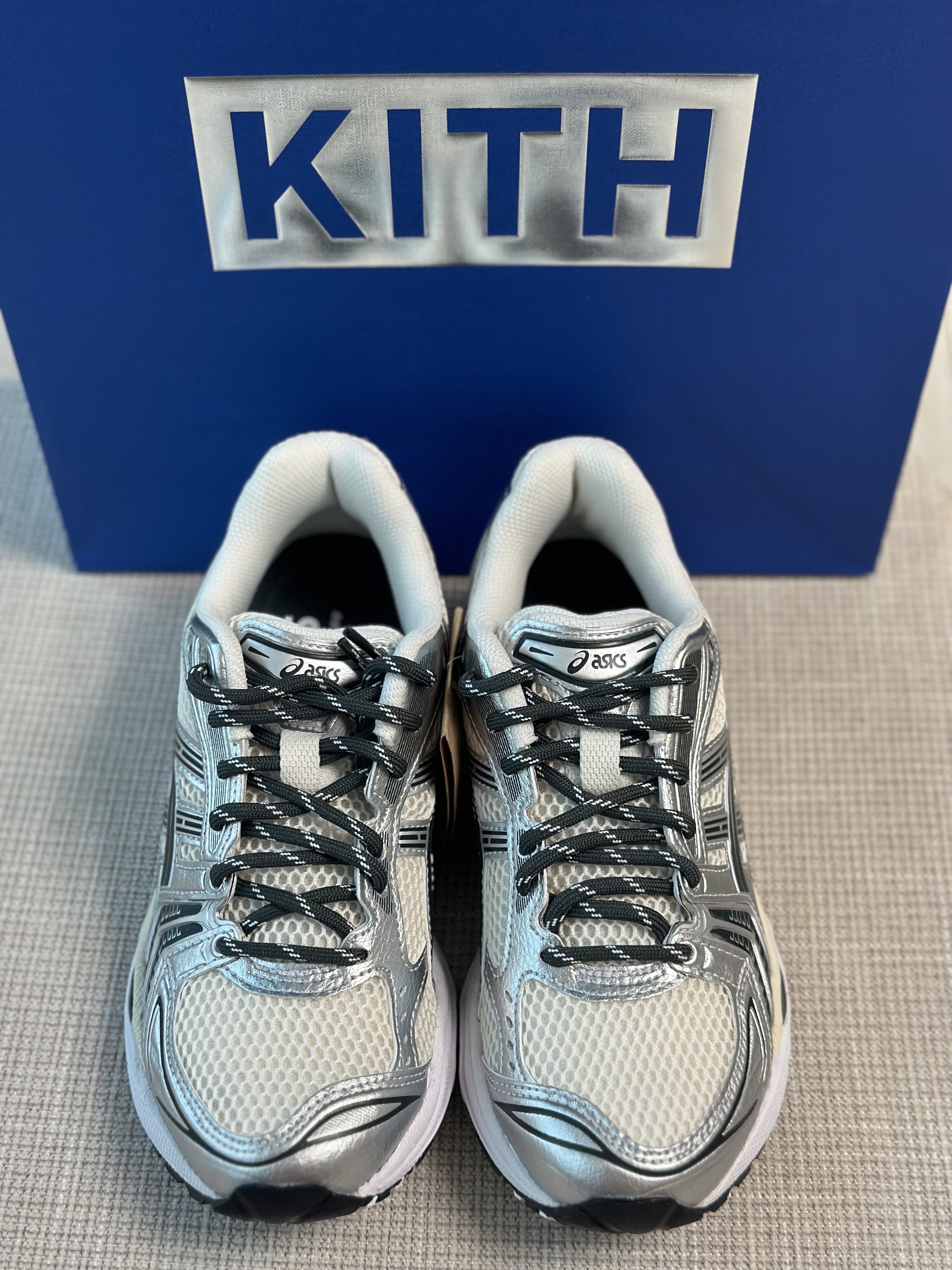 Asics x Kith Gel-Kayano 14 Cream Scarab 착용 스타일 - 1