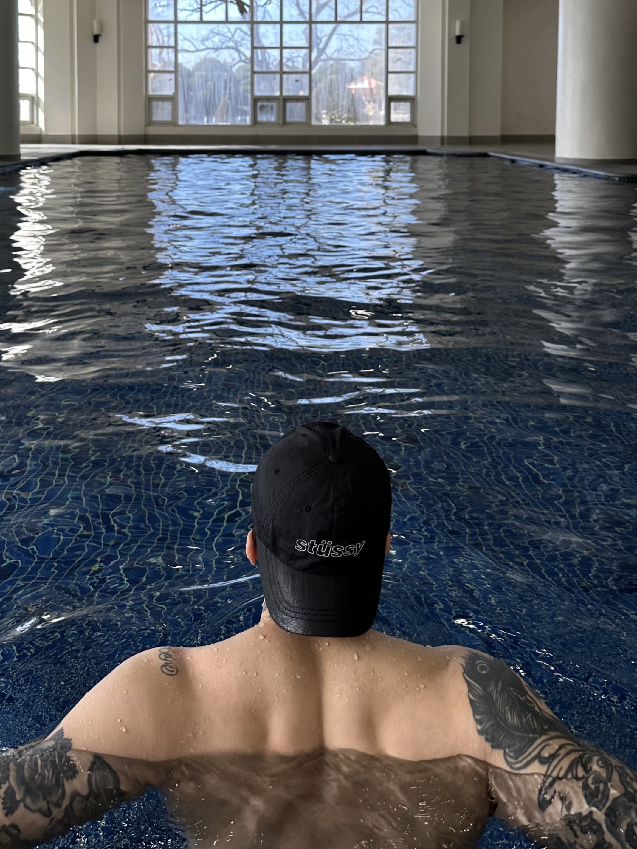 Stussy Nylon Reflective Cap Black 착용 스타일