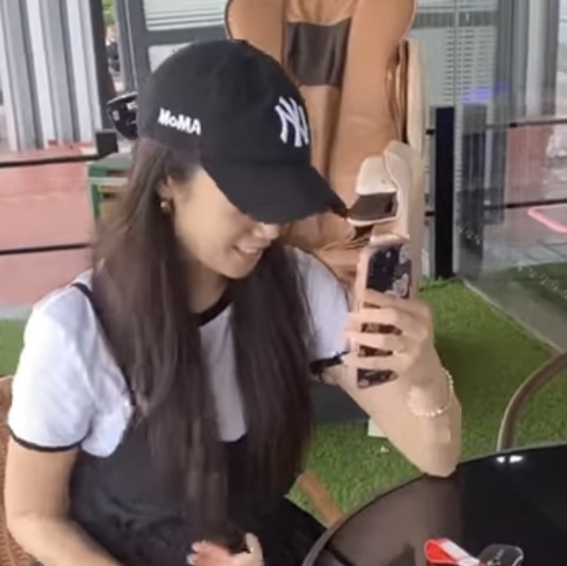 New Era x MoMA New York Yankees Cap Navy 착용 스타일 - 1