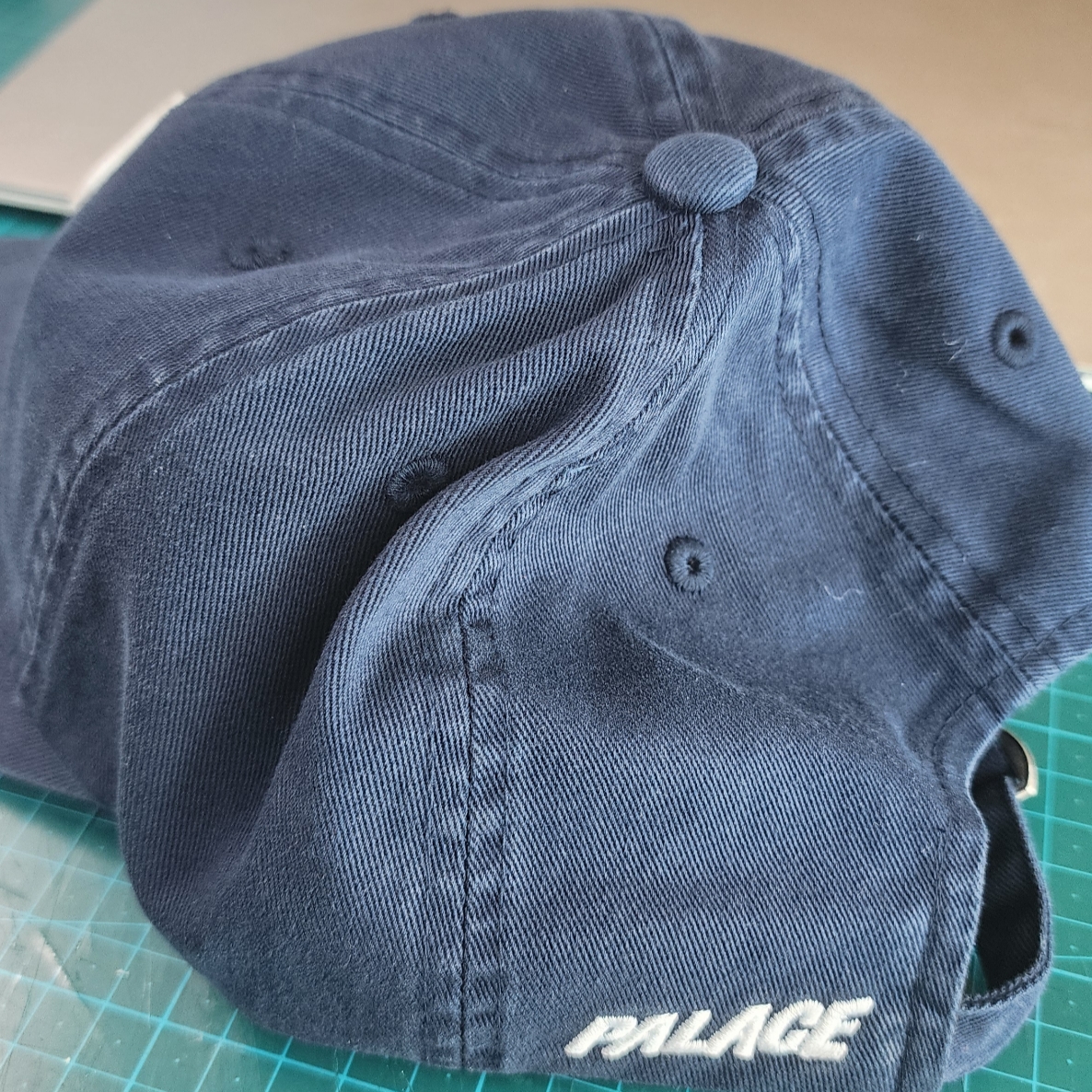 Palace P 6-Panel Navy - 24FW, Palace Webbing Keyring Camo - 24FW 착용 스타일 - 3