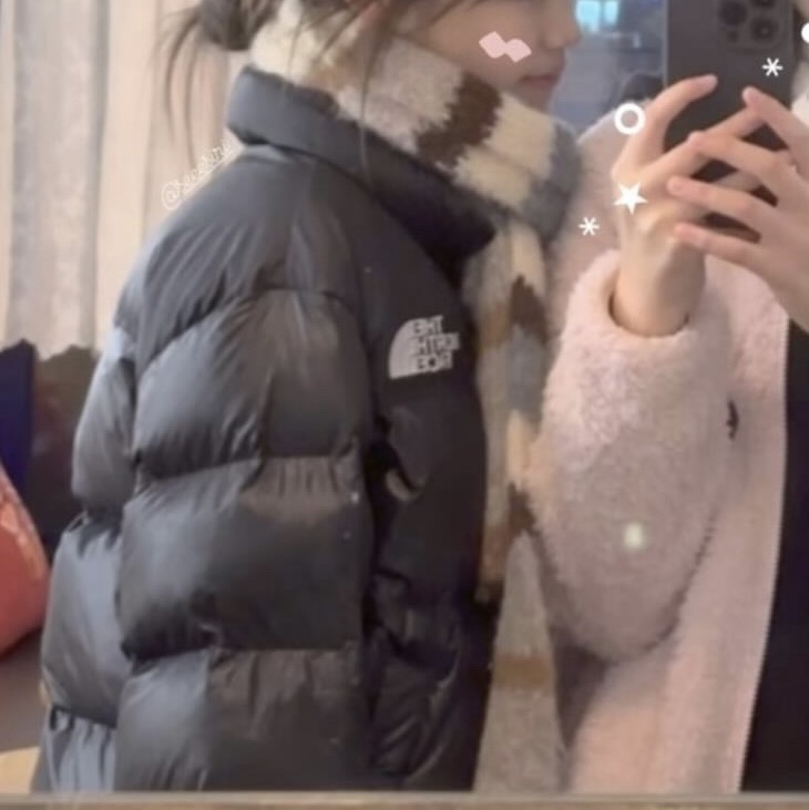 (W) The North Face Nuptse Hybrid Down Ball Jacket Black 착용 스타일