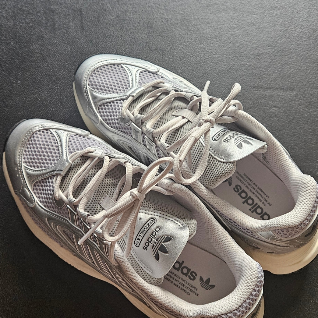 Adidas Ozmillen Core Black Grey Two 착용 스타일 - 1