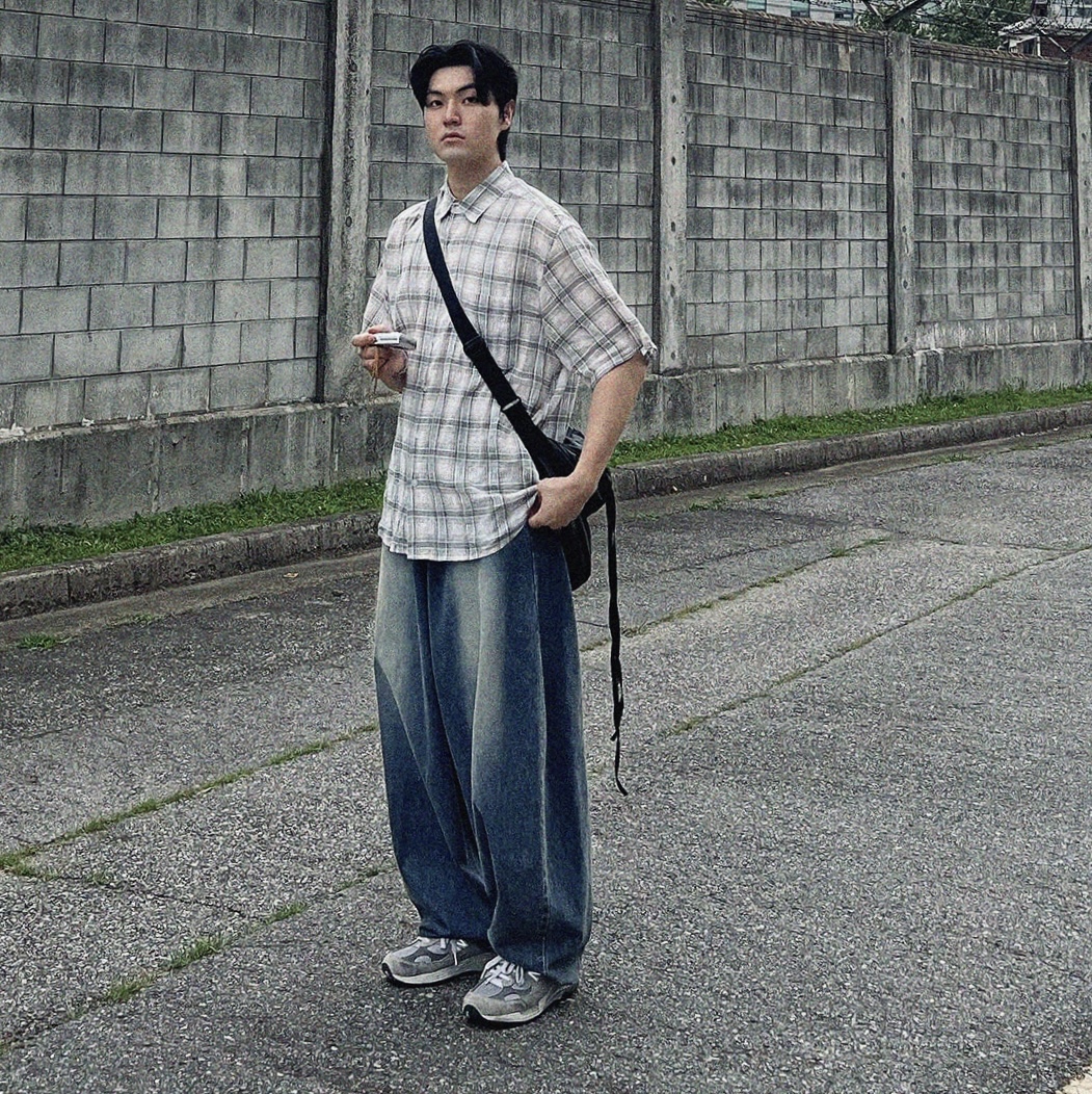 New Balance 992 Made in USA Grey - D Standard, Uniqlo U Drawstring Shoulder Bag Black 착용 스타일 - 2