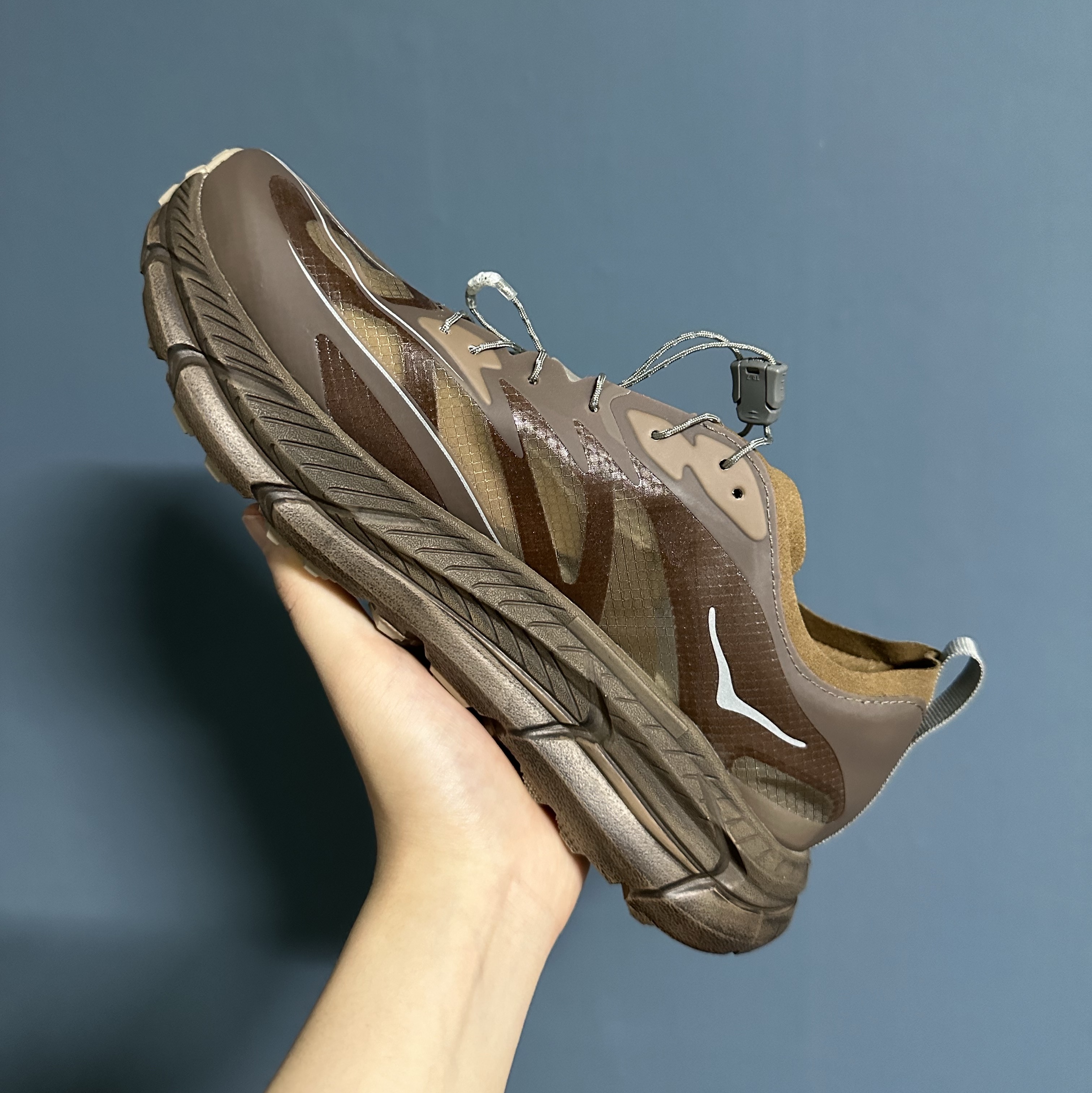 Hoka x Satisfy Mafate Speed 4 Lite Rubber 착용 스타일 - 4
