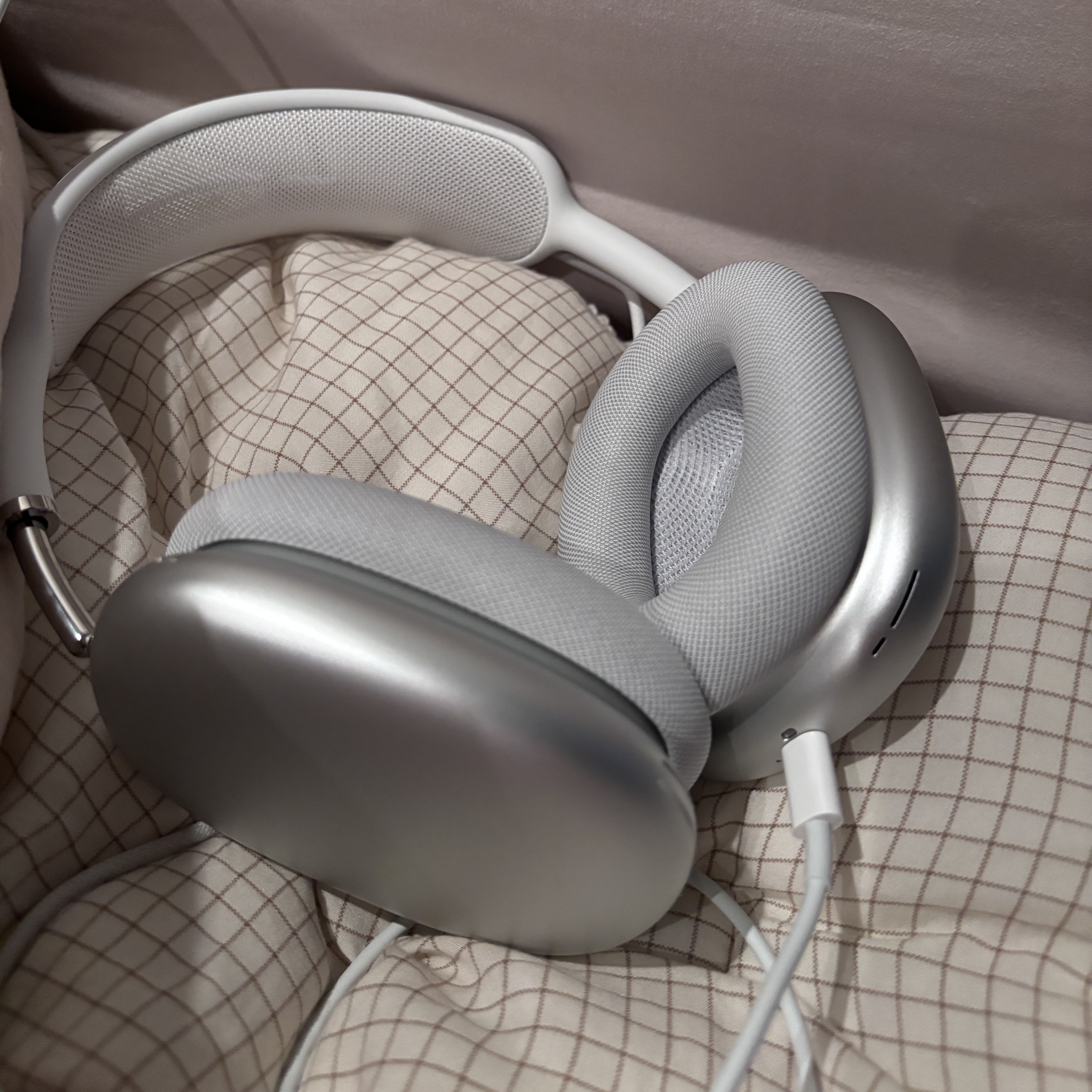 Apple AirPods Max Lightning Silver (Korean Ver.) 착용 스타일