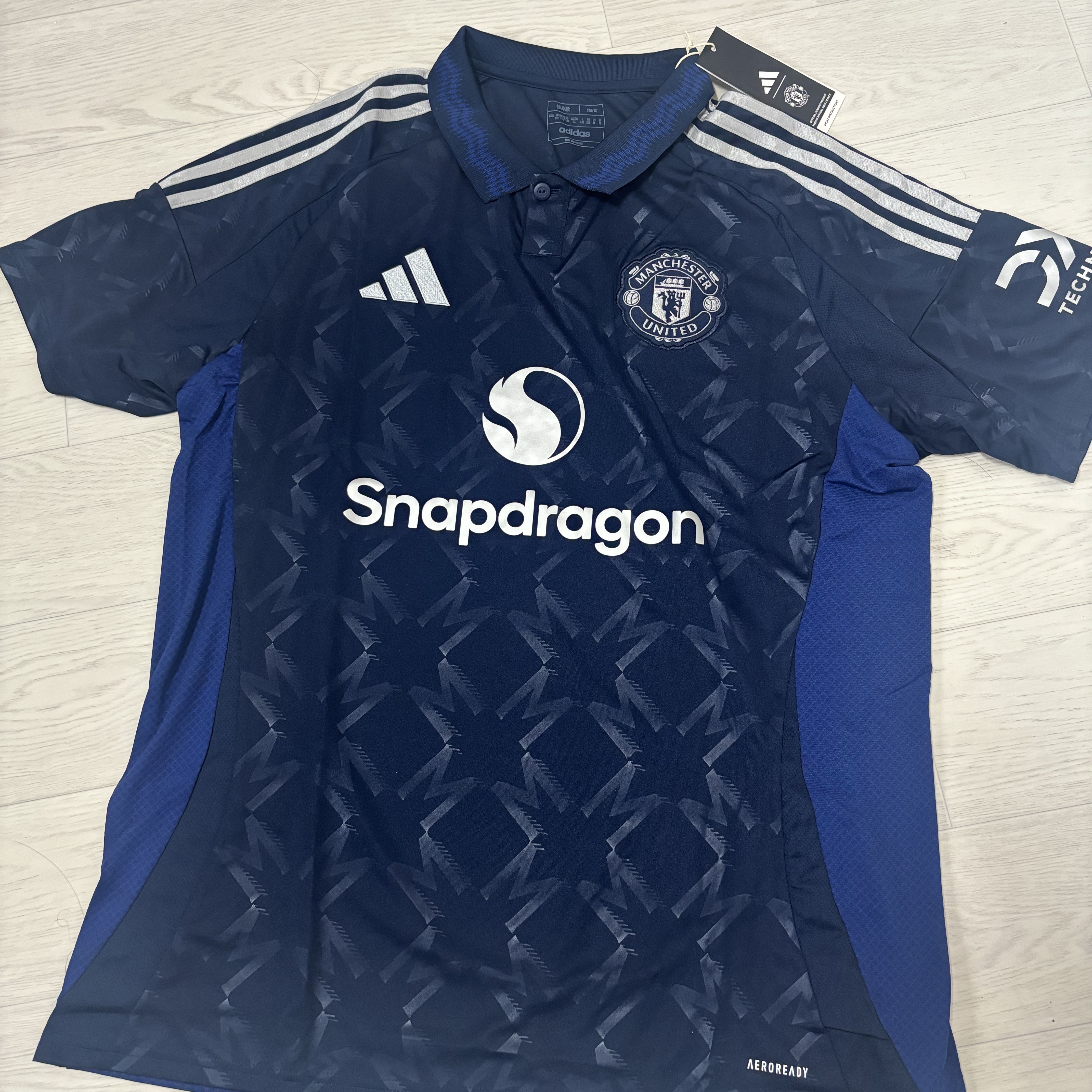 Adidas Manchester United 2024/25 Away Jersey Night Indigo - KR Sizing (Non Marking Ver.) 착용 스타일 - 2