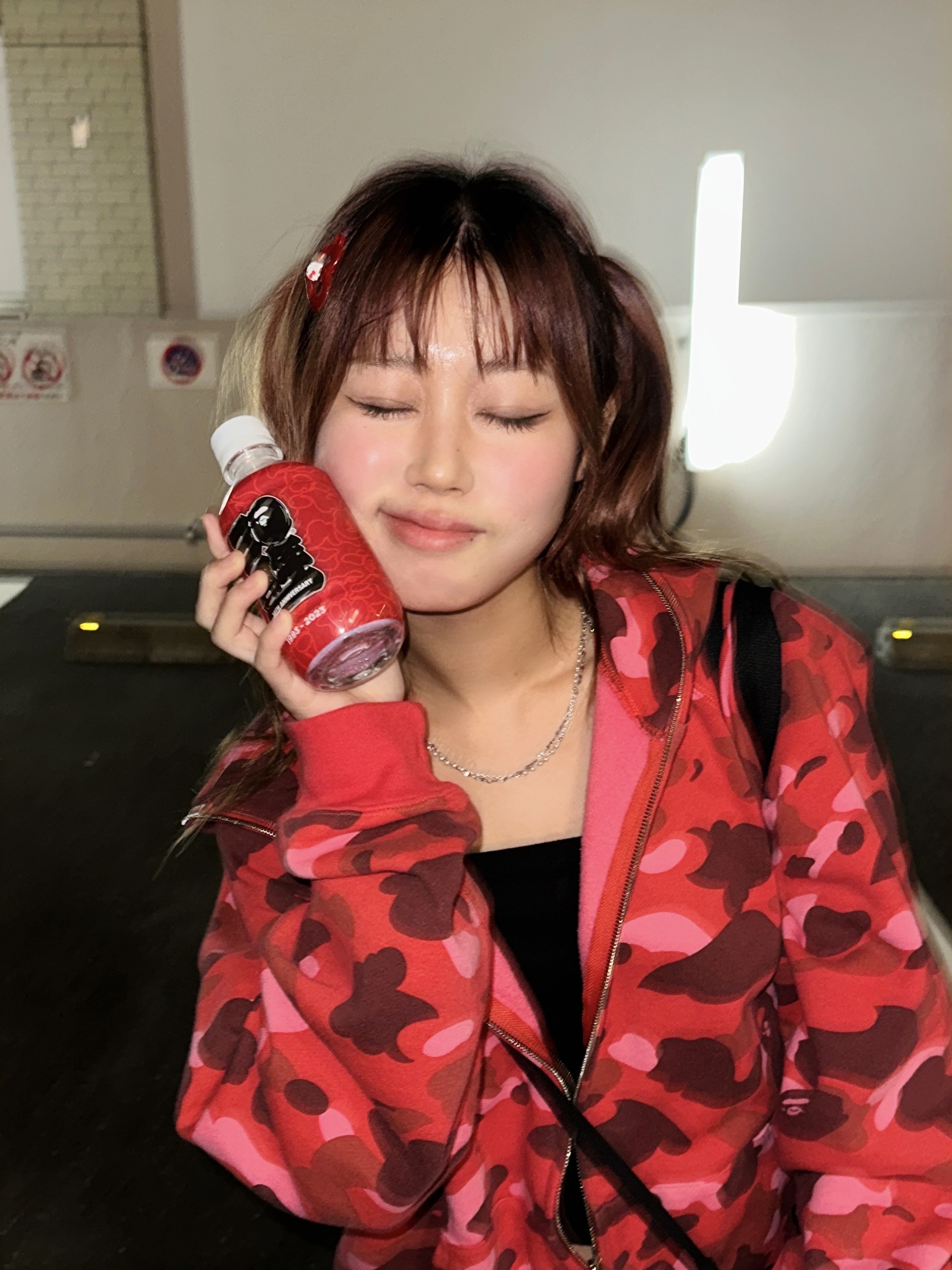 BAPE Color Camo Ape Head One Point Full Zip Hoodie Red 착용 스타일 - 2