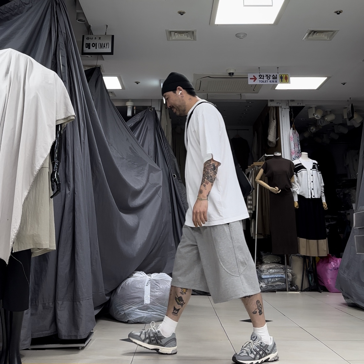 Asics Gel-Sonoma 15-50 Oyster Grey Clay Grey 착용 스타일 - 3