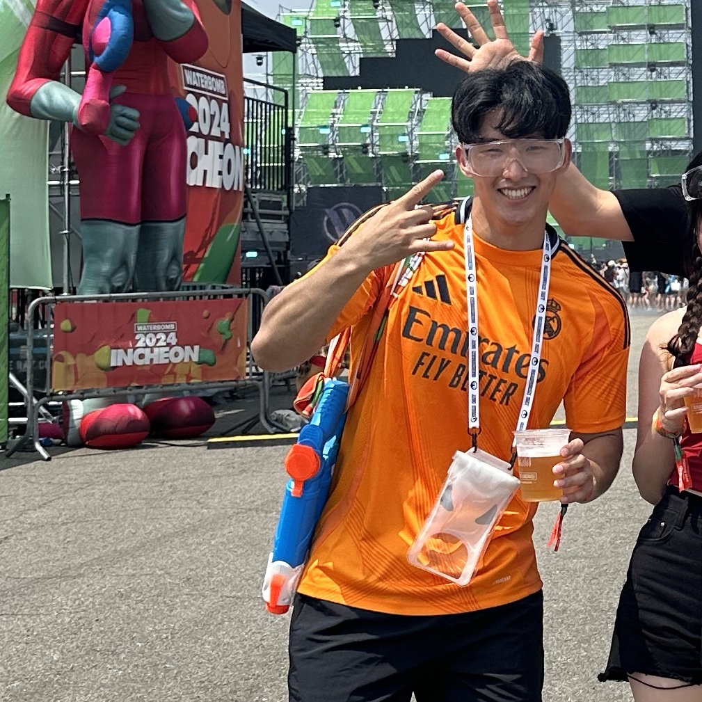 Adidas Real Madrid 2024/25 Away Jersey Crew Orange - KR Sizing (Non Marking Ver.) 착용 스타일