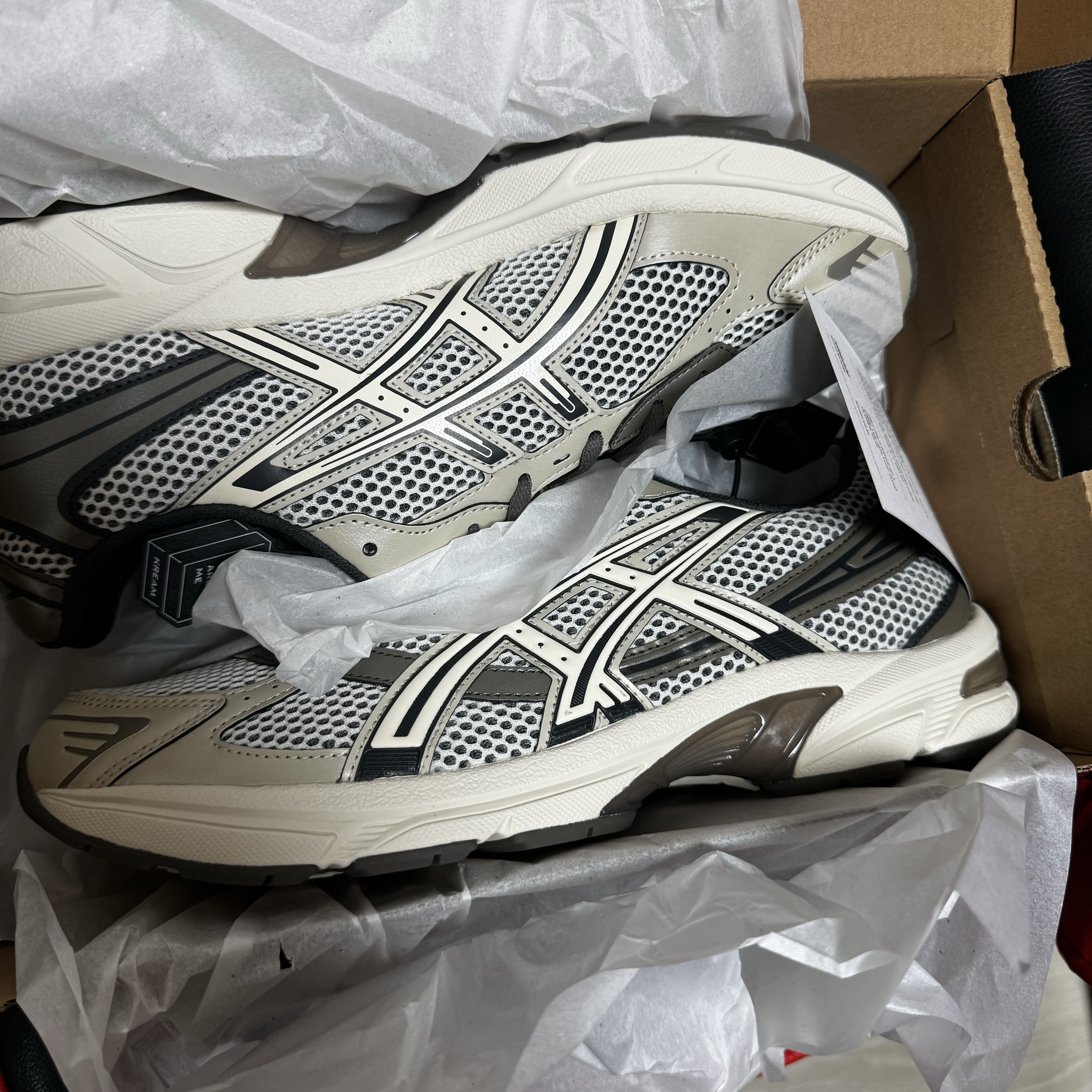 Asics Gel-1130 Birch Dark Taupe - Korea Exclusive 착용 스타일