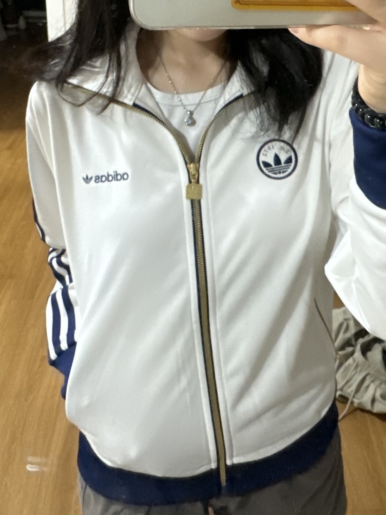 (W) Adidas Firebird Badge Track Top Cloud White - KR Sizing 착용 스타일 - 2