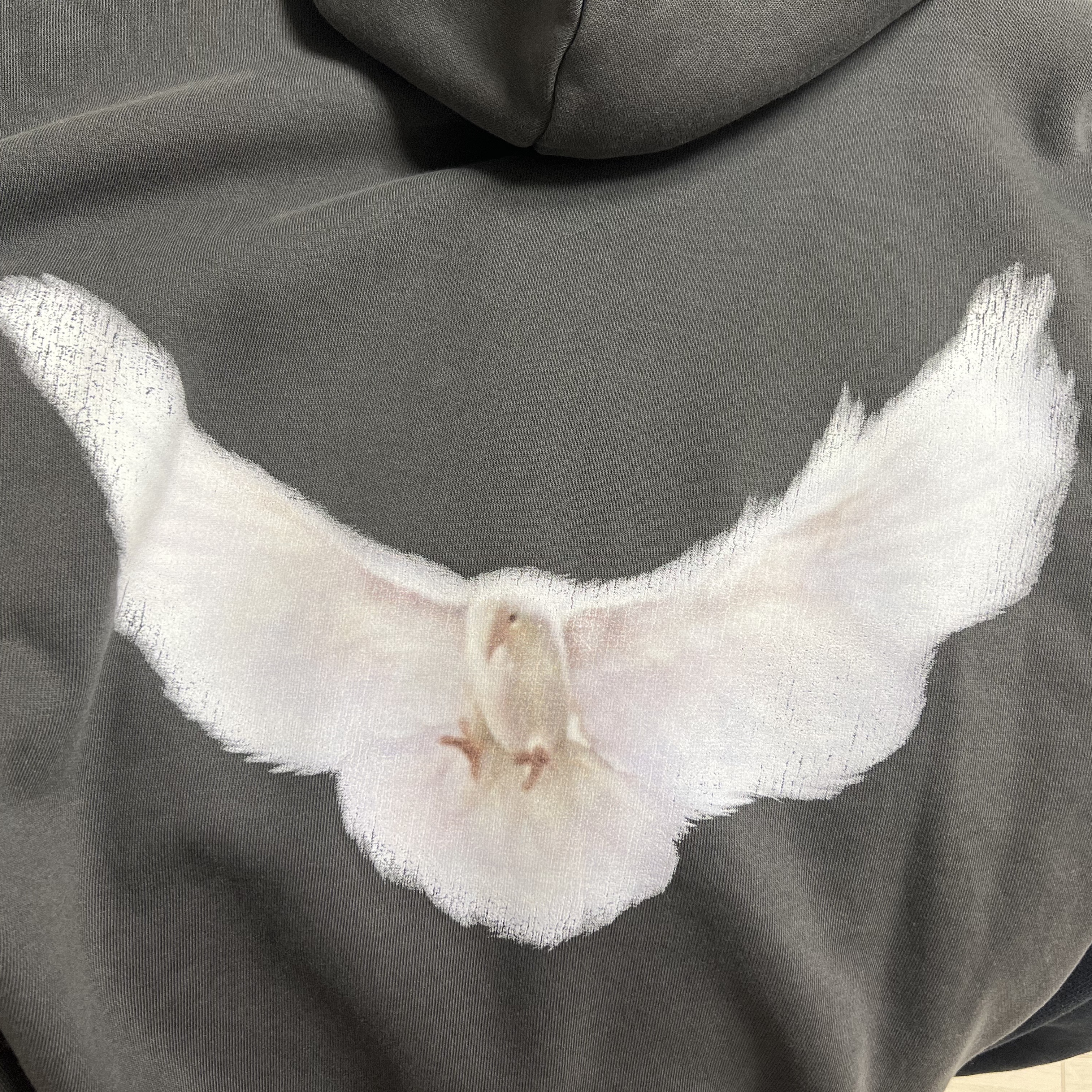 Yeezy Gap Engineered By Balenciaga Dove Hoodie Washed Black, Yeezy Gap Engineered By Balenciaga Dove Hoodie Black 착용 스타일 - 2