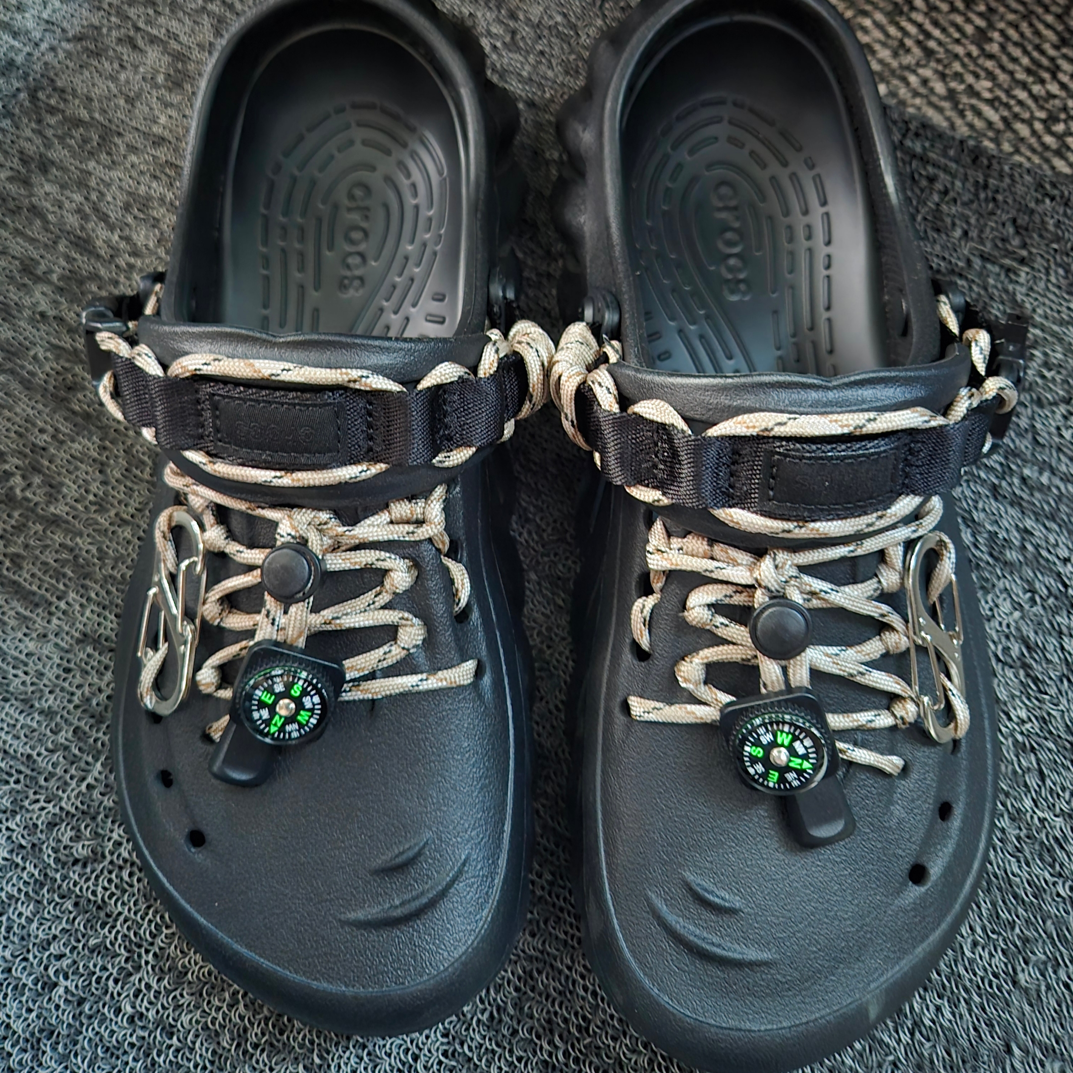 Crocs Echo Clog Black 착용 스타일